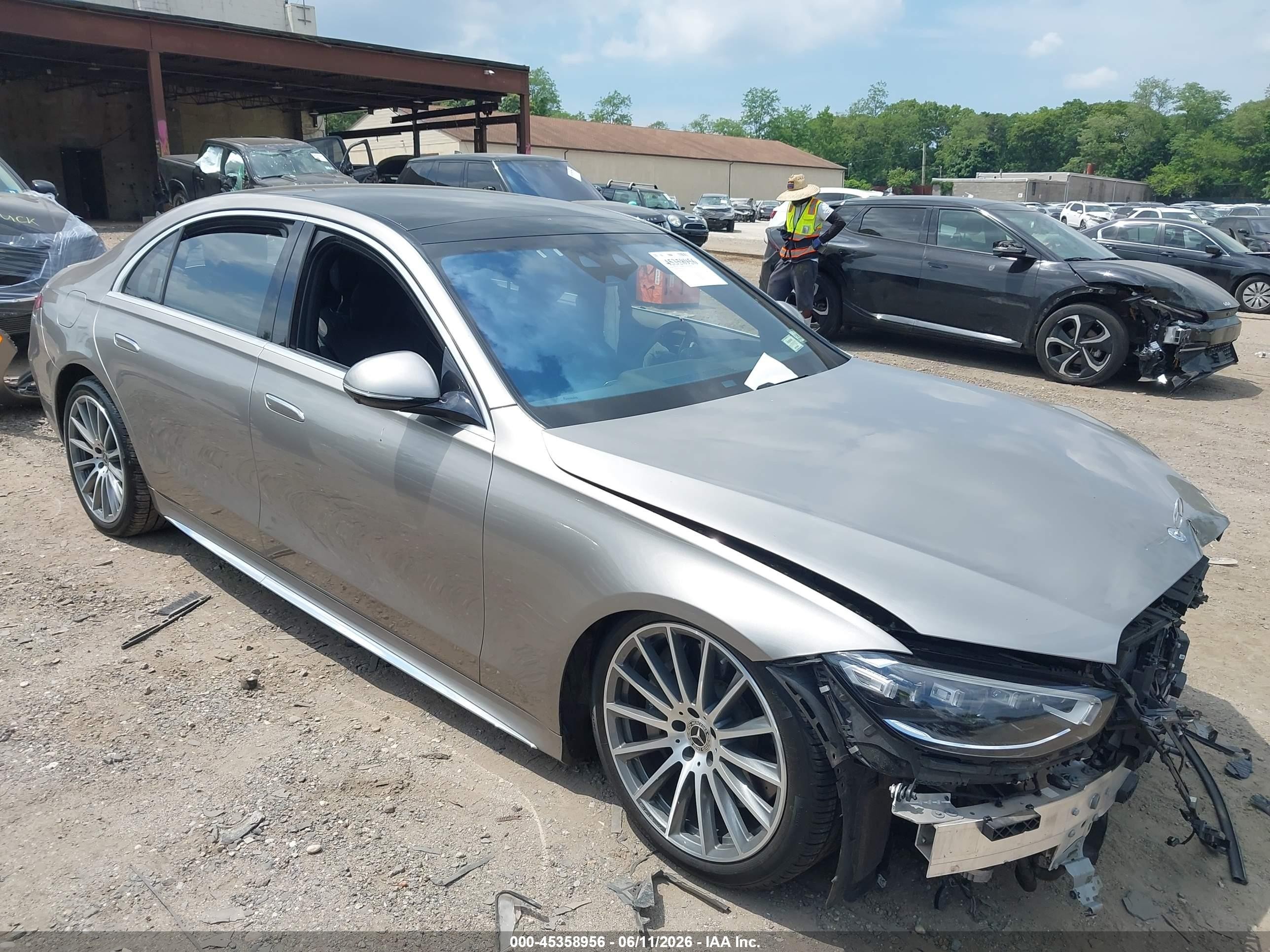 2023 Mercedes-Benz S 500, VIN W1K6G6DB3PA183344 — Side
