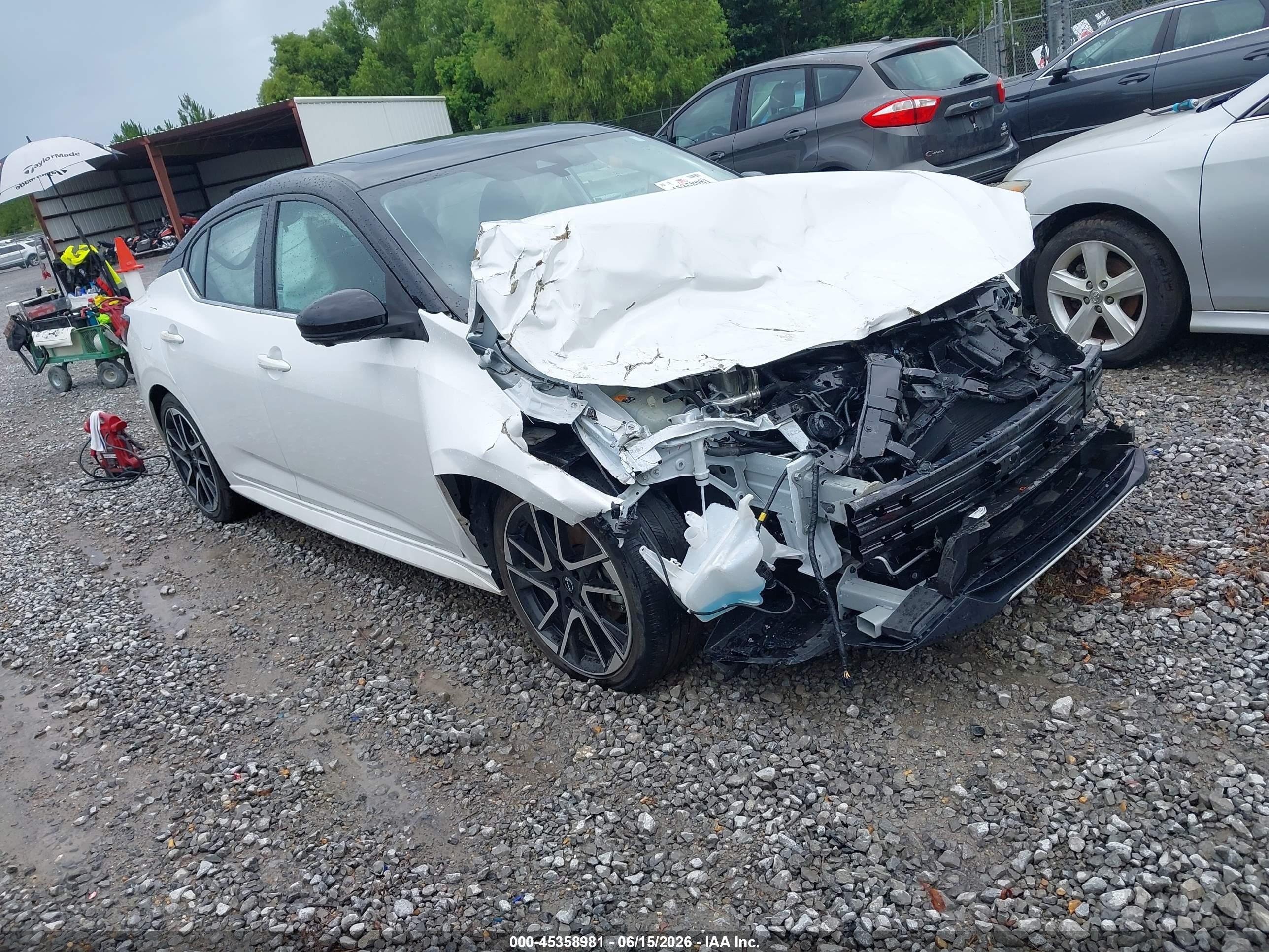2025 Nissan Sentra SR, VIN 3N1AB8DV8SY236443 — Перед
