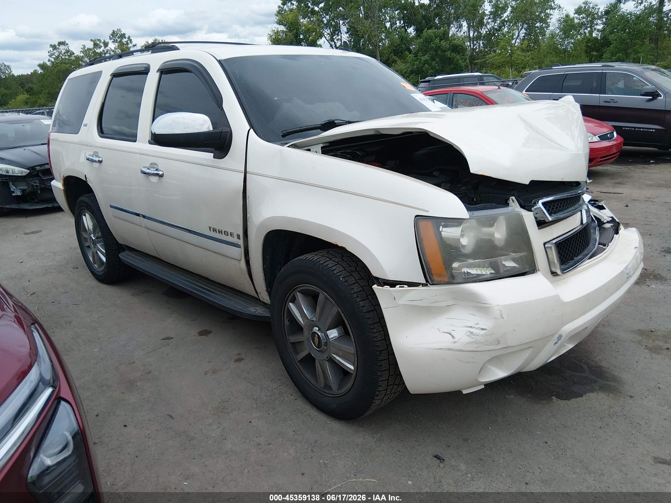 2009 Chevrolet Tahoe LTZ, VIN 1GNFK33079R281604 — Front end