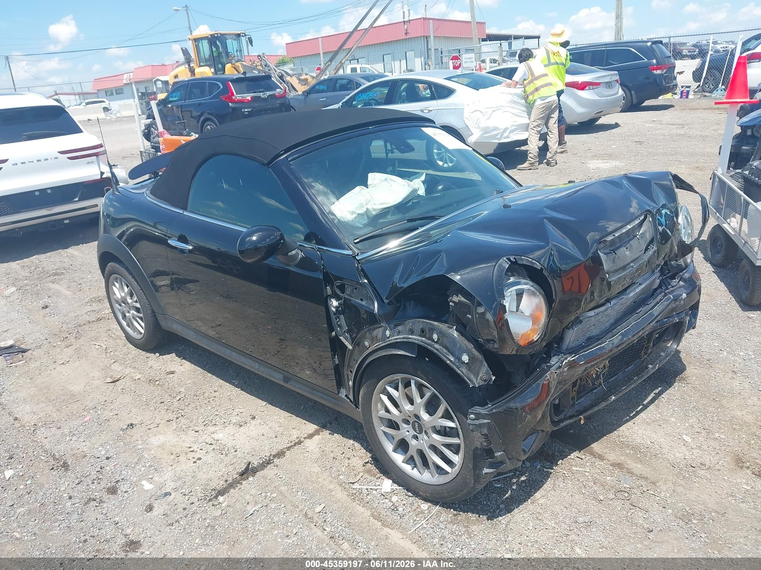 2015 MINI Roadster S, VIN WMWSY3C56FT595368 — Front end