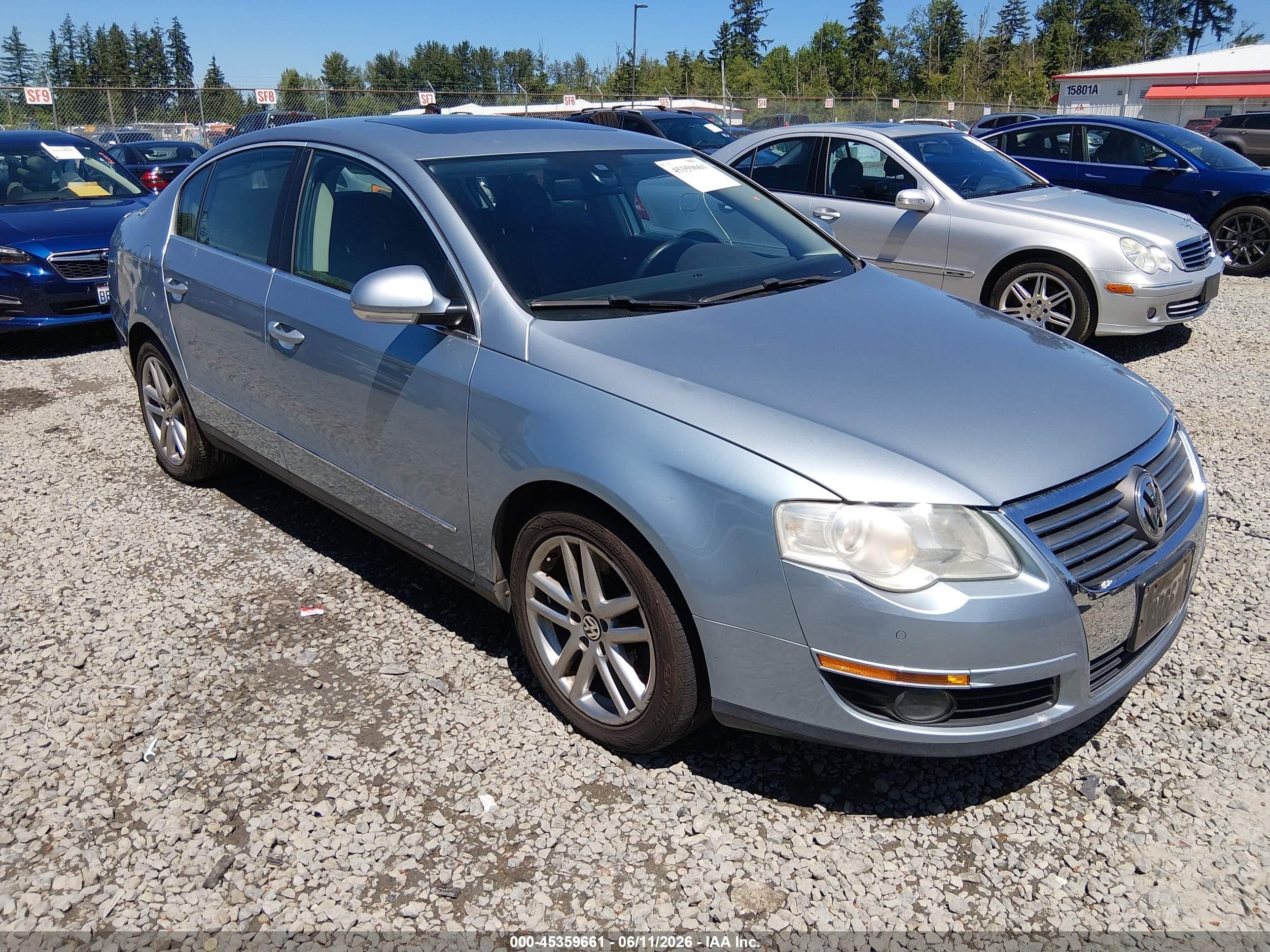 2008 Volkswagen Passat Lux, VIN WVWEK73C88E103499 — Front end