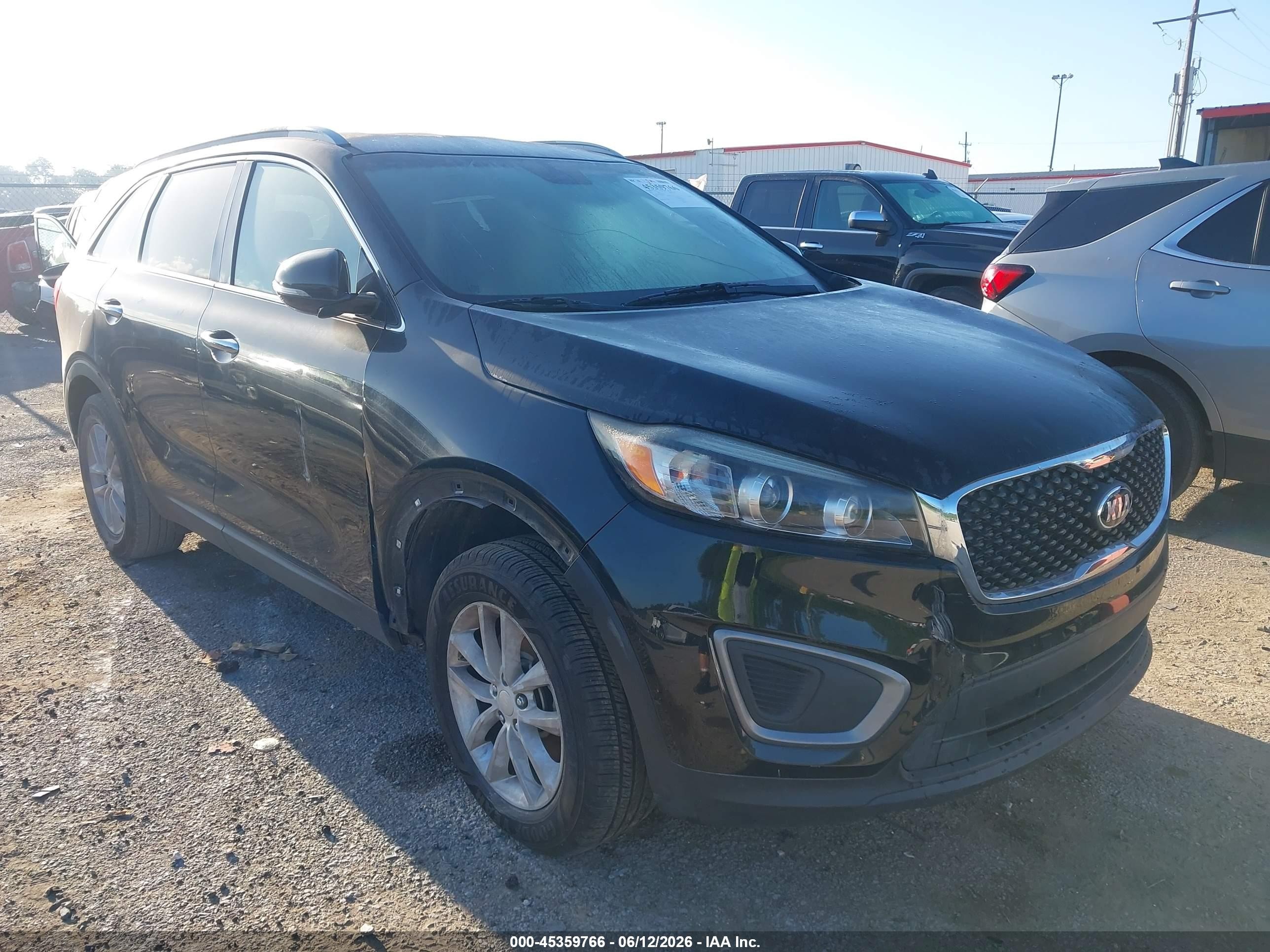2016 Kia Sorento LX, VIN 5XYPG4A32GG047562 — Normal wear