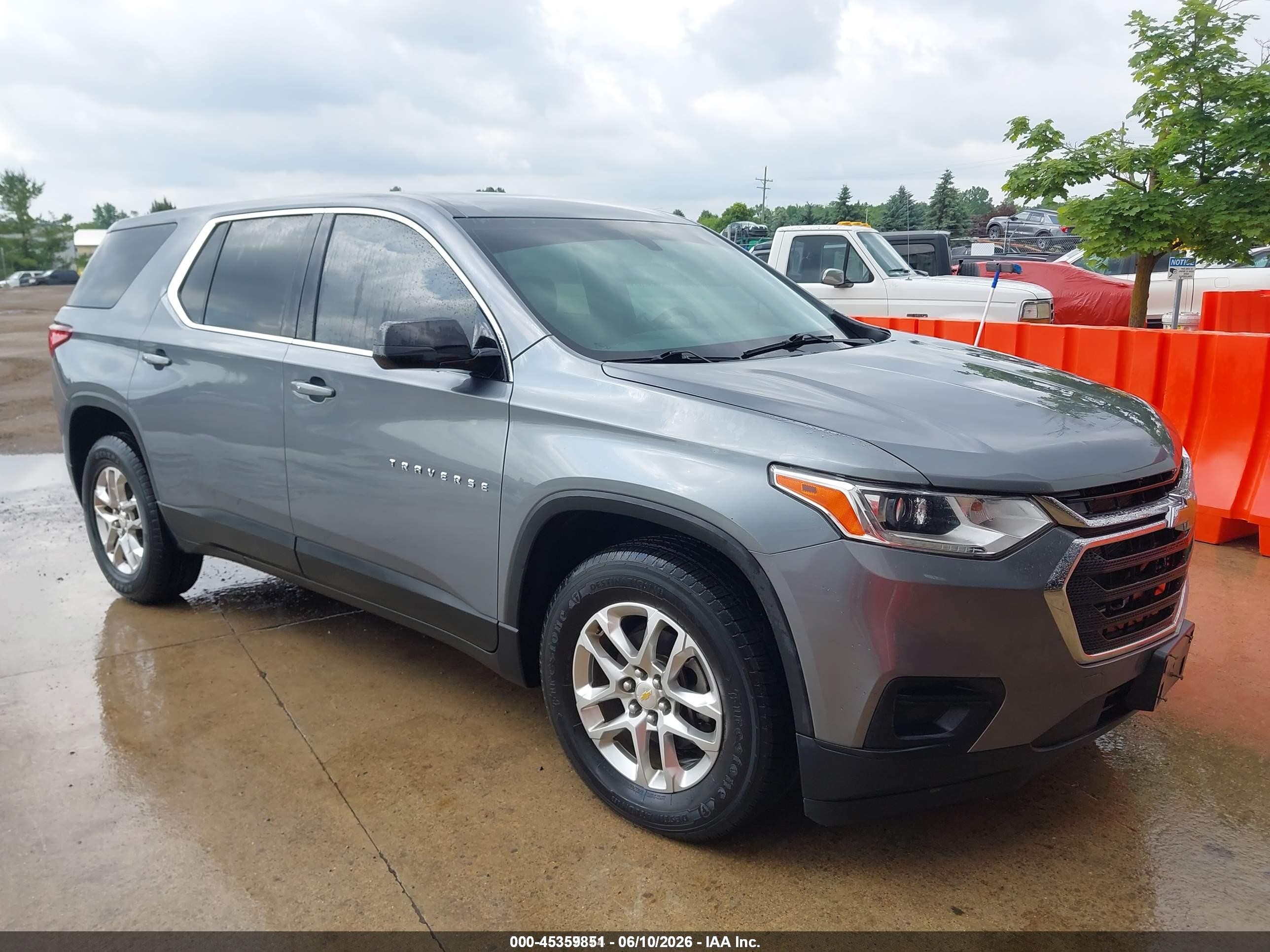 2020 Chevrolet Traverse LS, VIN 1GNEVFKWXLJ171517 — Normal wear