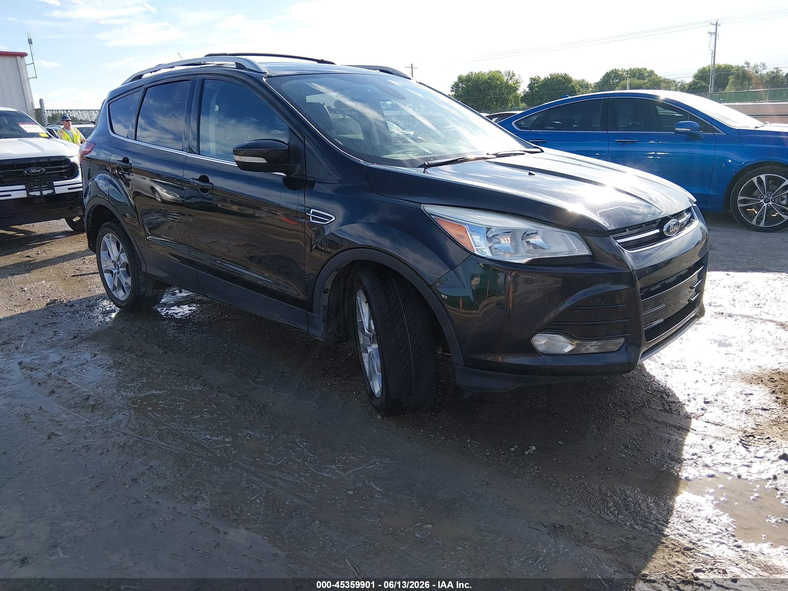 2014 Ford Escape Titanium, VIN 1FMCU0J96EUD24502 — Front end