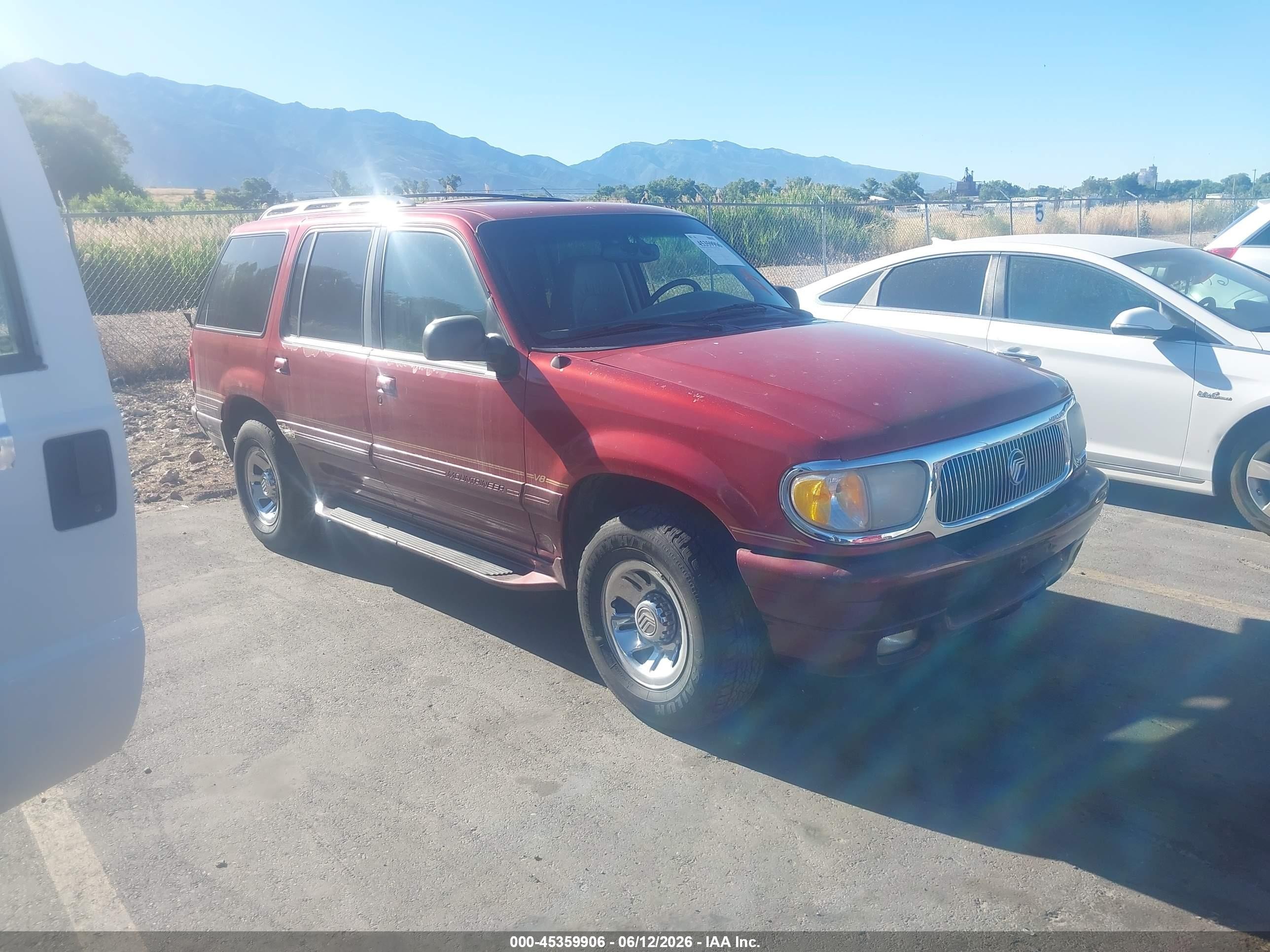 1998 Mercury Mountaineer, VIN 4M2ZU55P6WUJ40239 — Normal wear