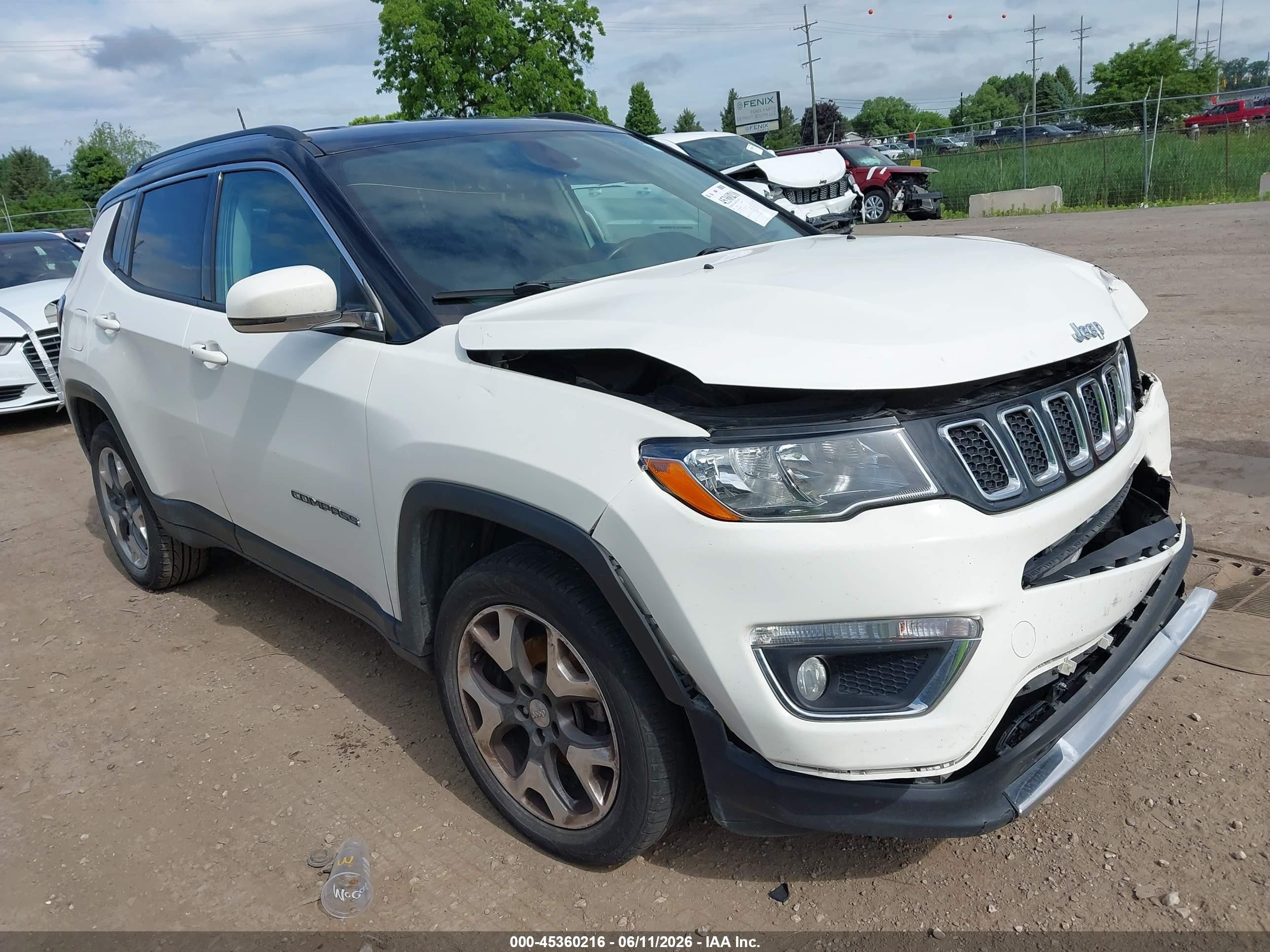 2019 Jeep Compass Limited, VIN 3C4NJDCB6KT645796 — Перед