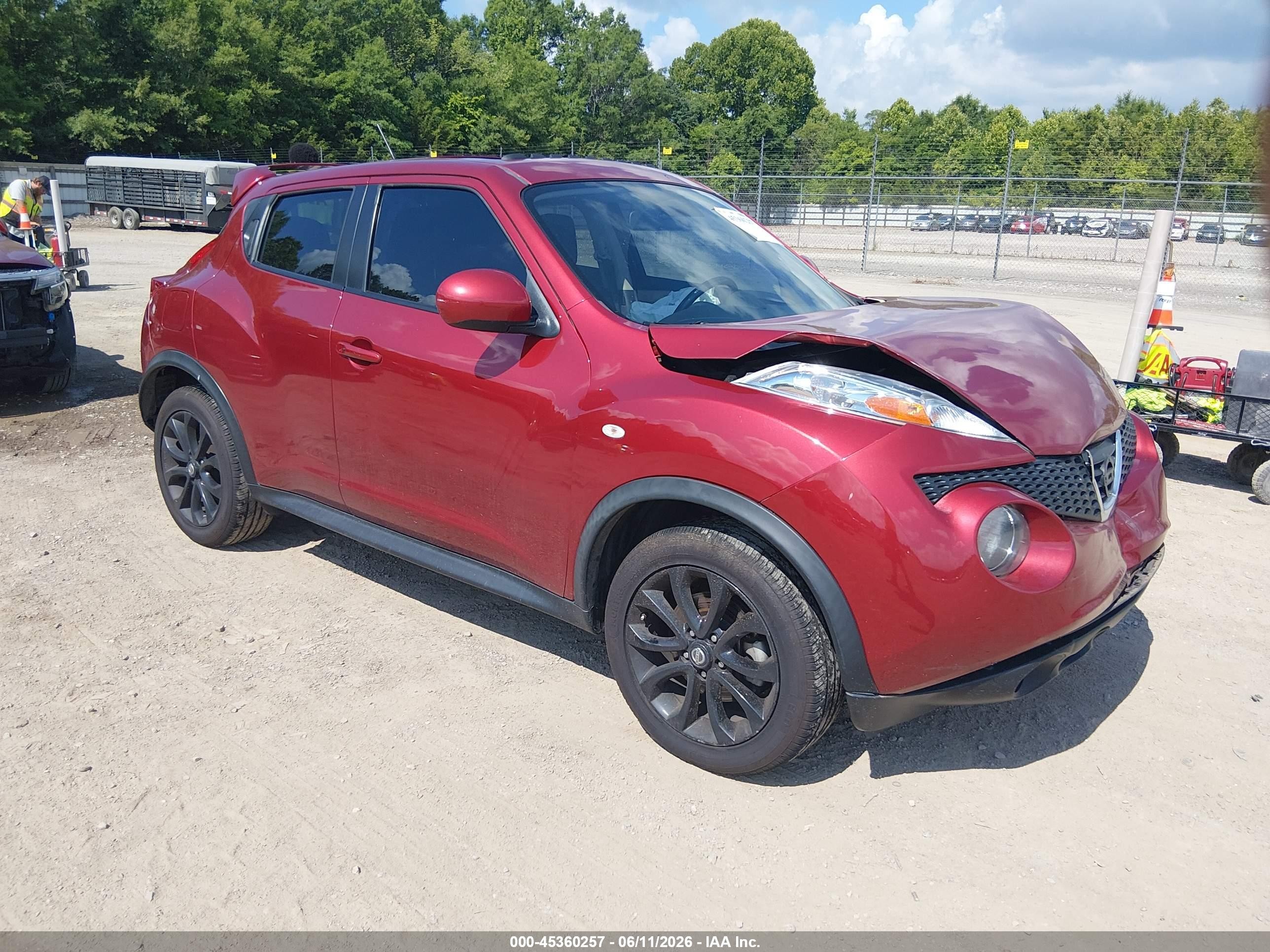 2013 Nissan Juke SV, VIN JN8AF5MR5DT223748 — Front end