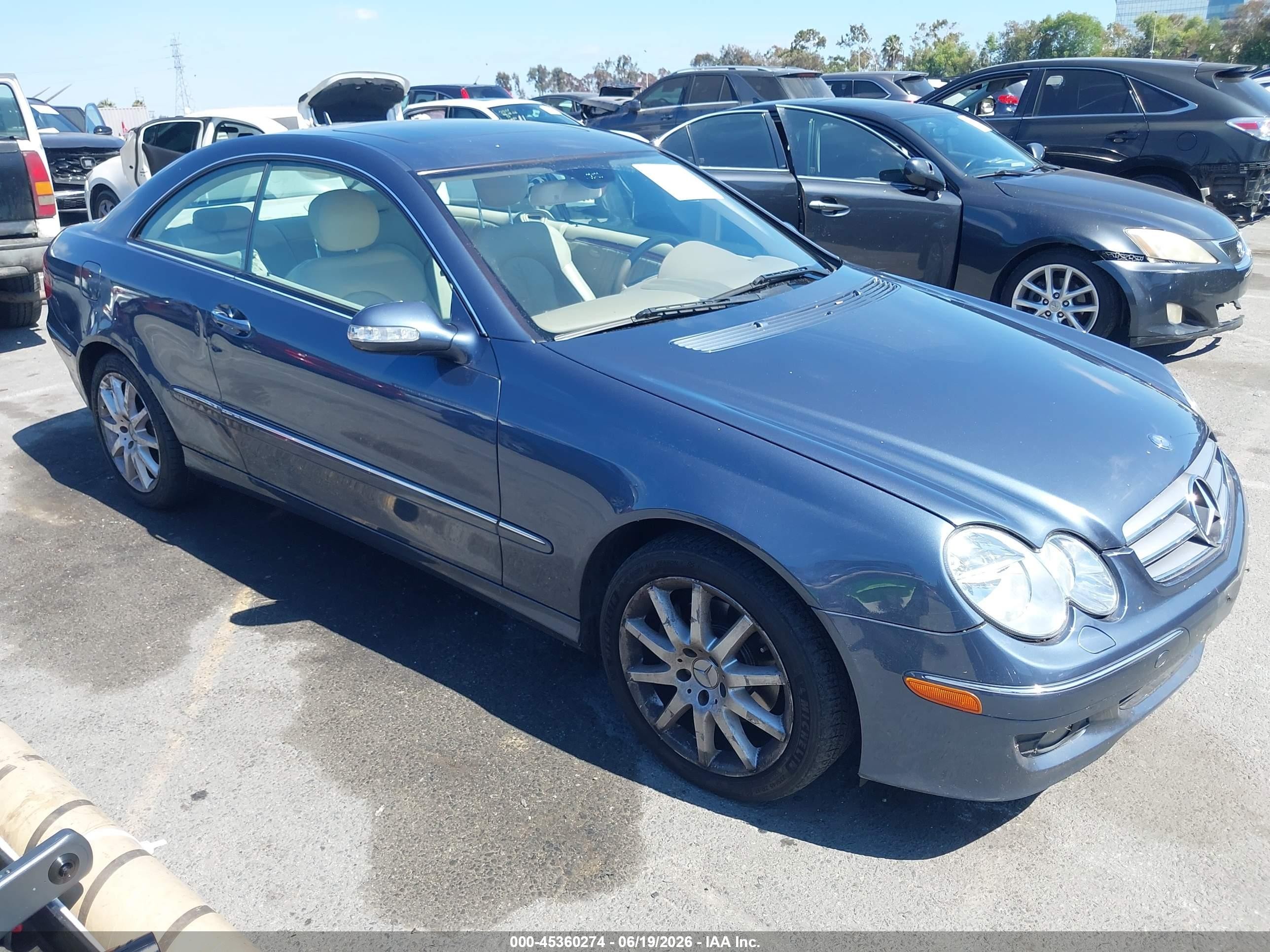 2007 Mercedes-Benz CLK 350, VIN WDBTJ56H27F232612 — Side