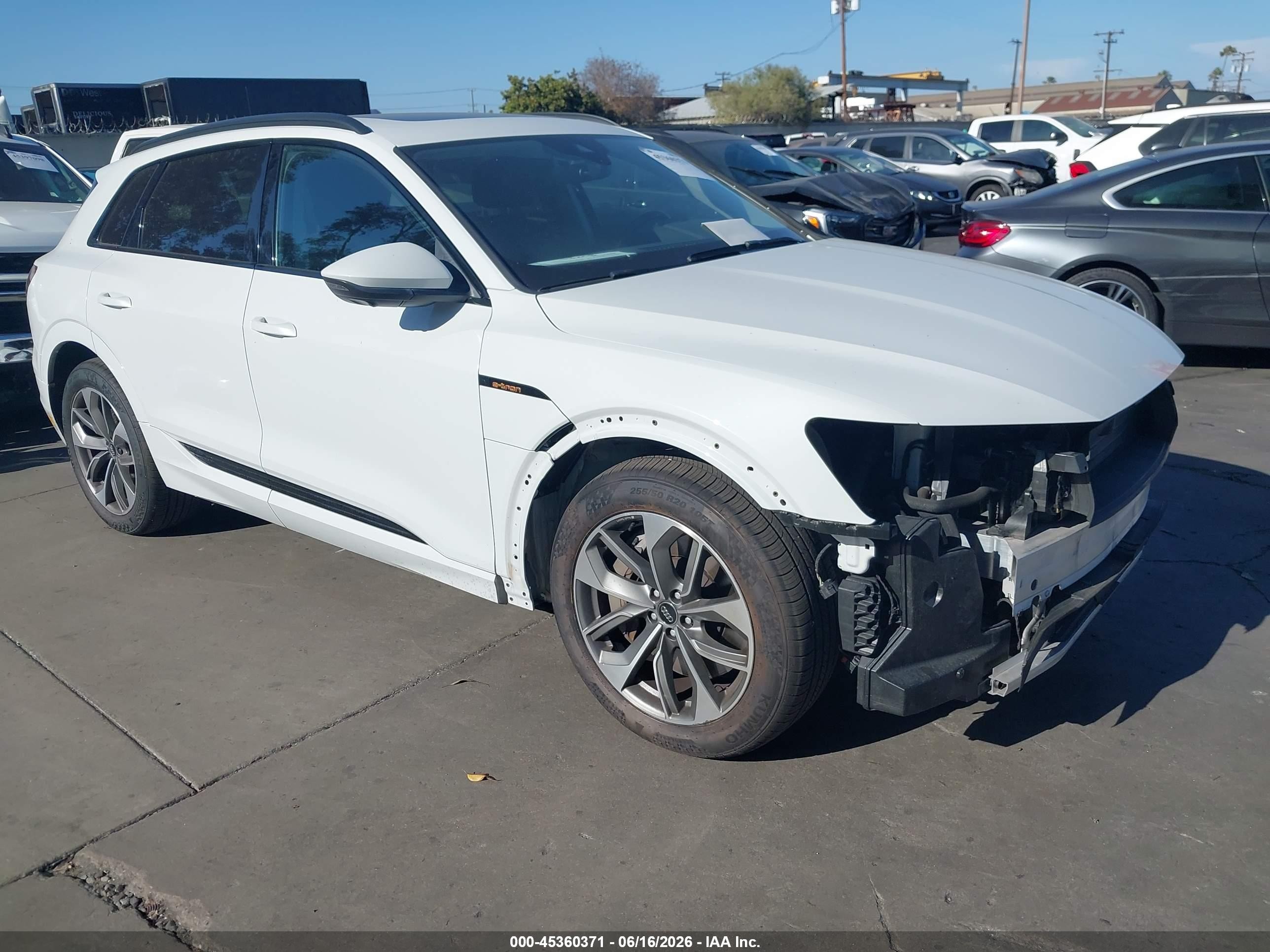 2021 Audi e-tron Premium Plus, VIN WA1LAAGE7MB001300 — Front end