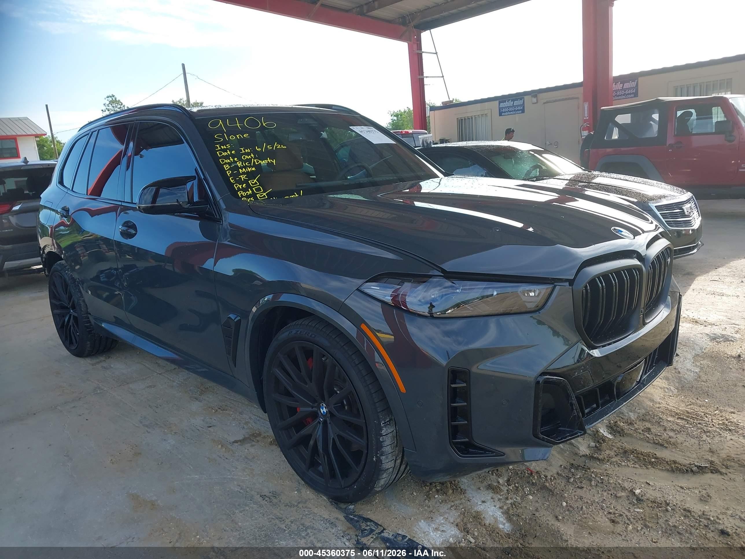 2026 BMW X5 M60i, VIN 5UX33EU02T9305073 — Зад