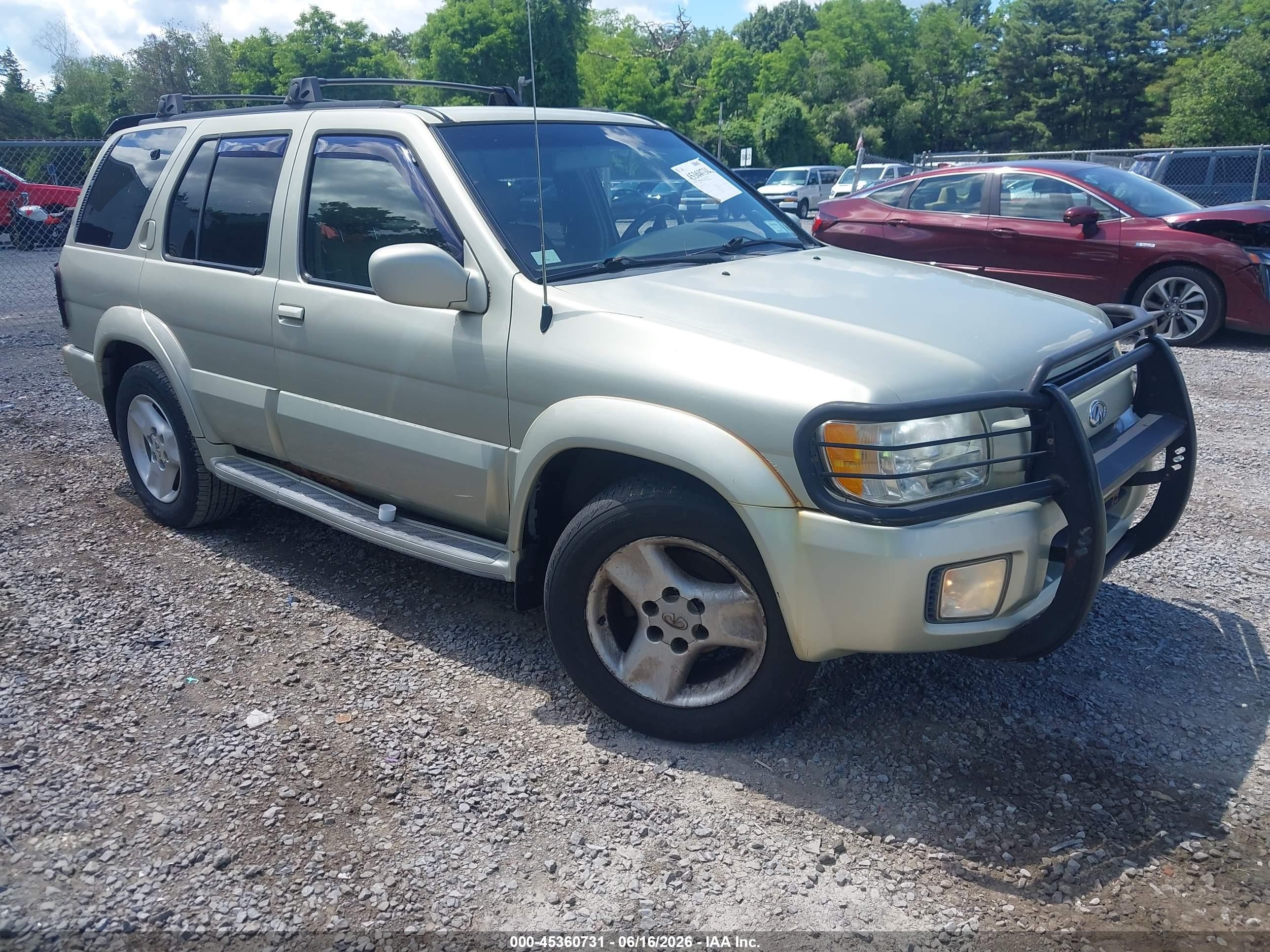 2001 Infiniti QX4 Luxury, VIN JNRDR09Y41W214956 — Normal wear