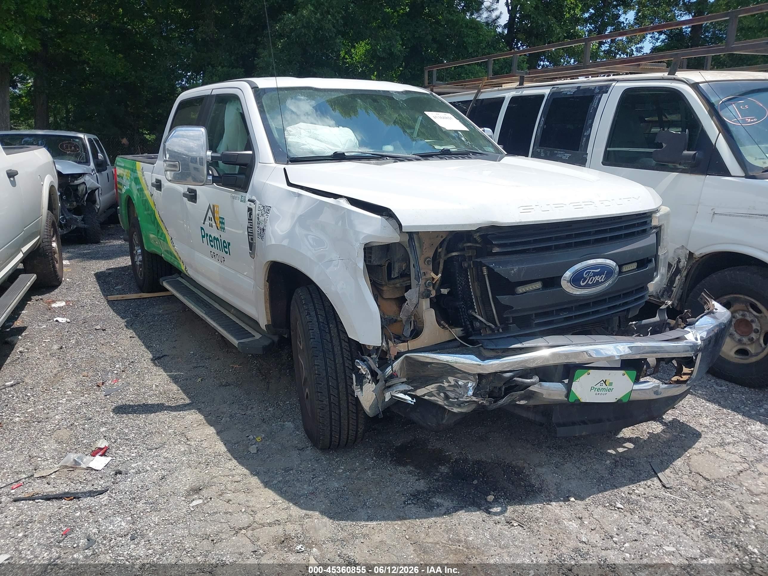 2019 Ford F-250 Lariat, VIN 1FT7W2A60KEC91035 — Front end