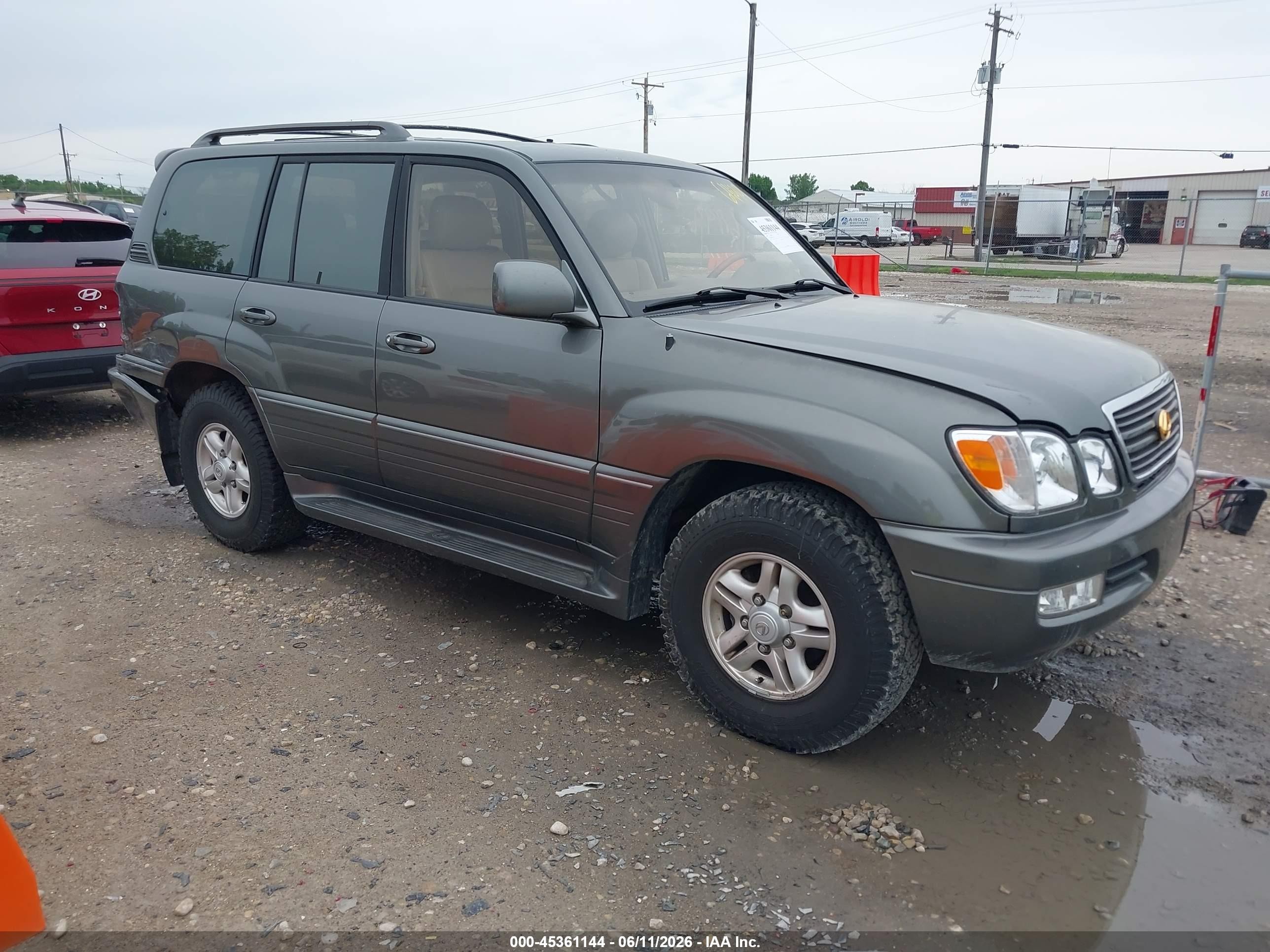 2000 Lexus LX 470, VIN JT6HT00W5Y0112794 — Normal wear