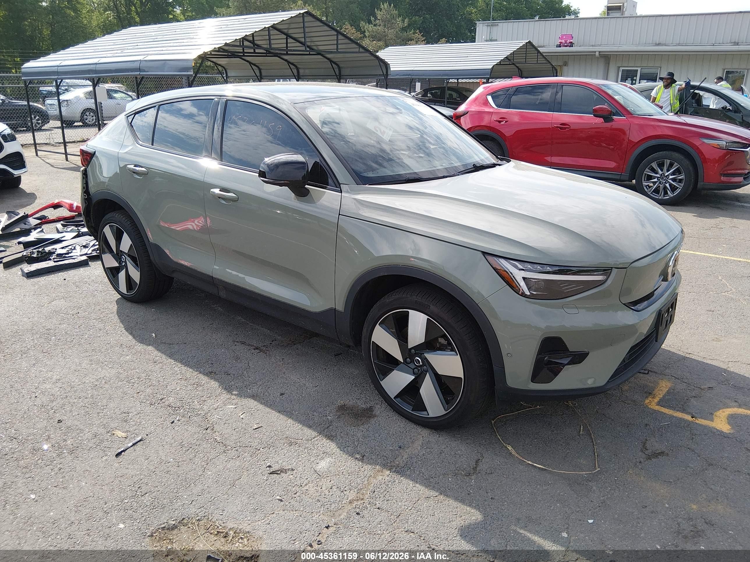 2023 Volvo C40 Ultimate, VIN YV4ED3GM4P2048309 — Бок