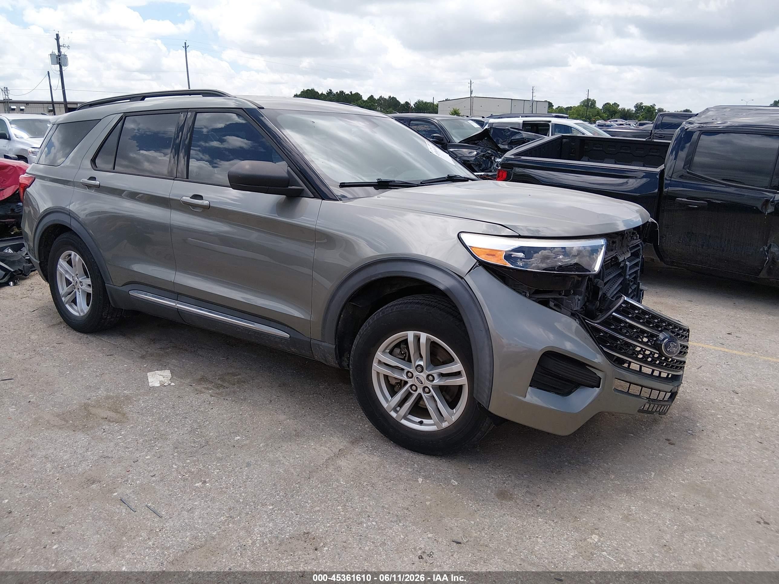 2020 Ford Explorer XLT, VIN 1FMSK7DH6LGC28698 — Front end
