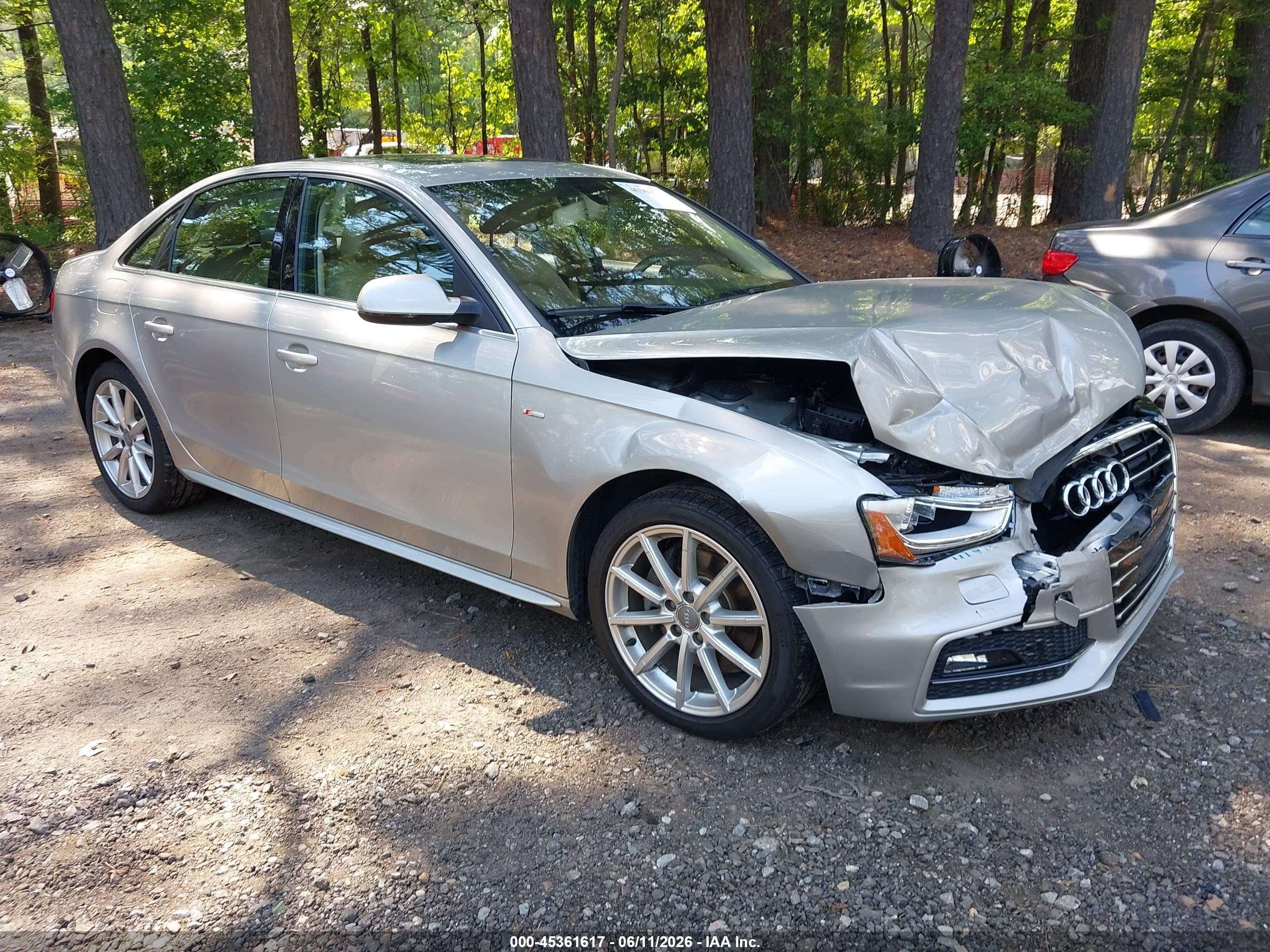 2014 Audi A4 Premium Plus, VIN WAUFFAFLXEA081071 — Front end