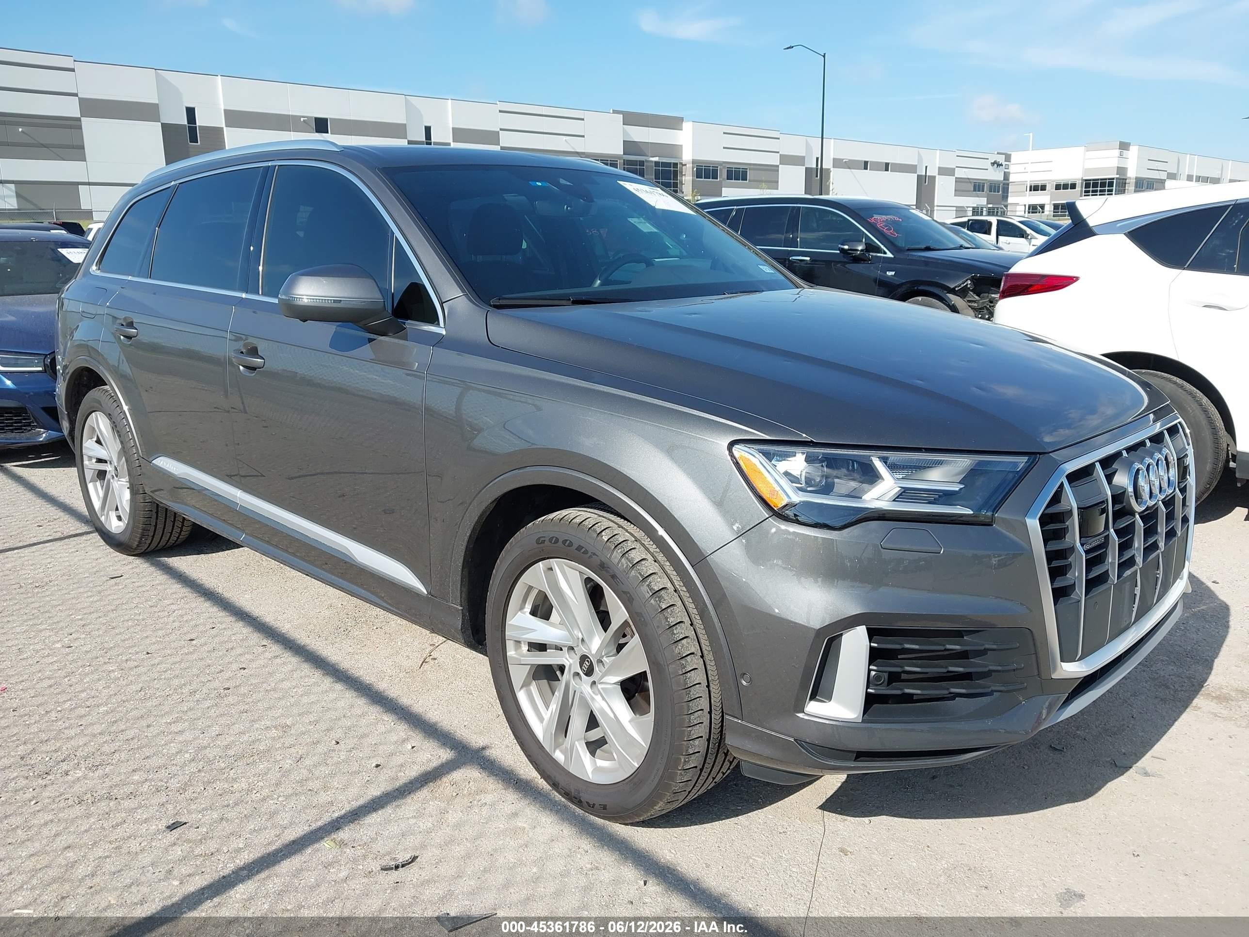 2022 Audi Q7 Premium Plus, VIN WA1LXBF72ND004019 — Град
