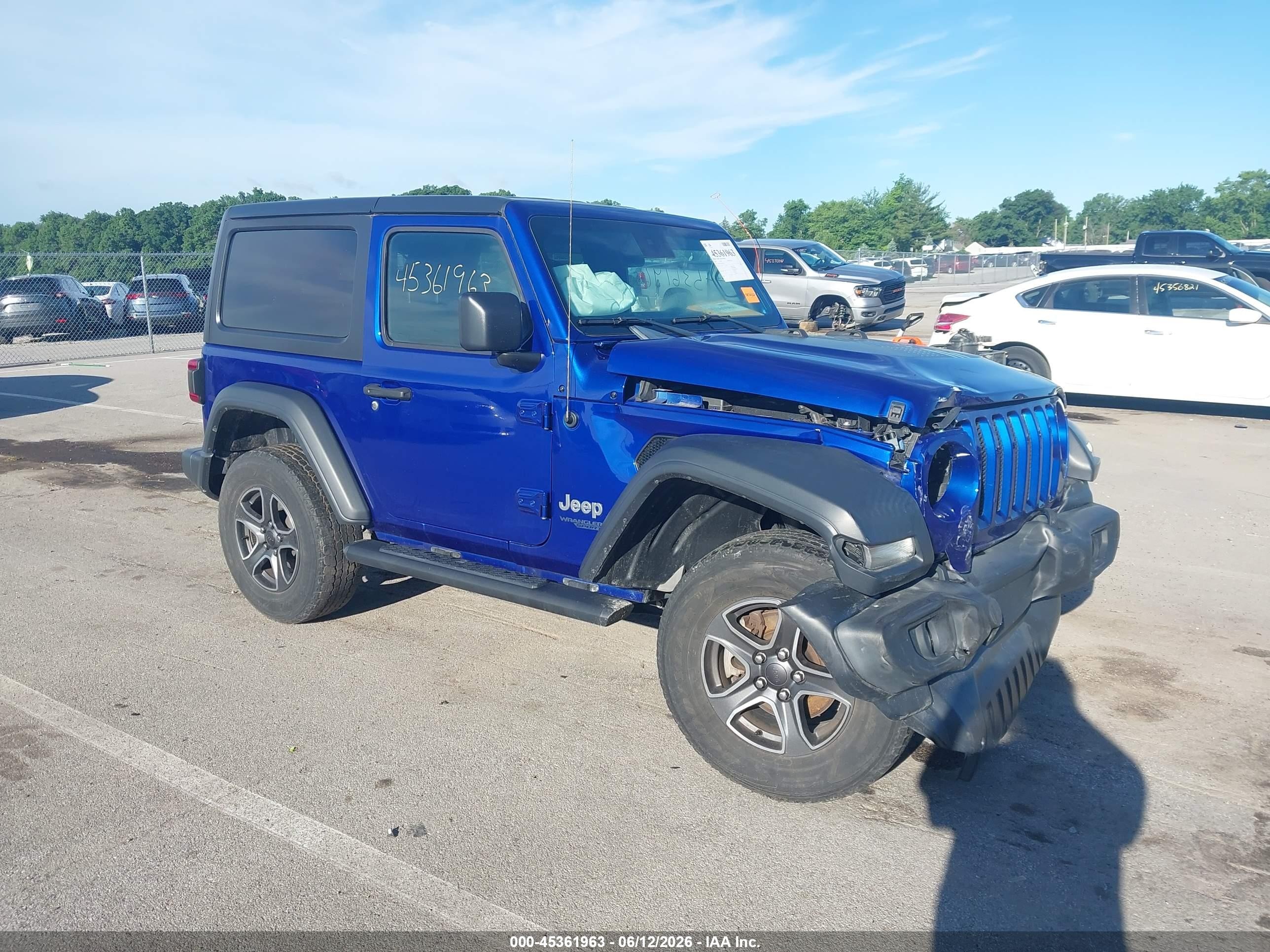 2020 Jeep Wrangler Sport S, VIN 1C4GJXAN6LW246955 — Front end