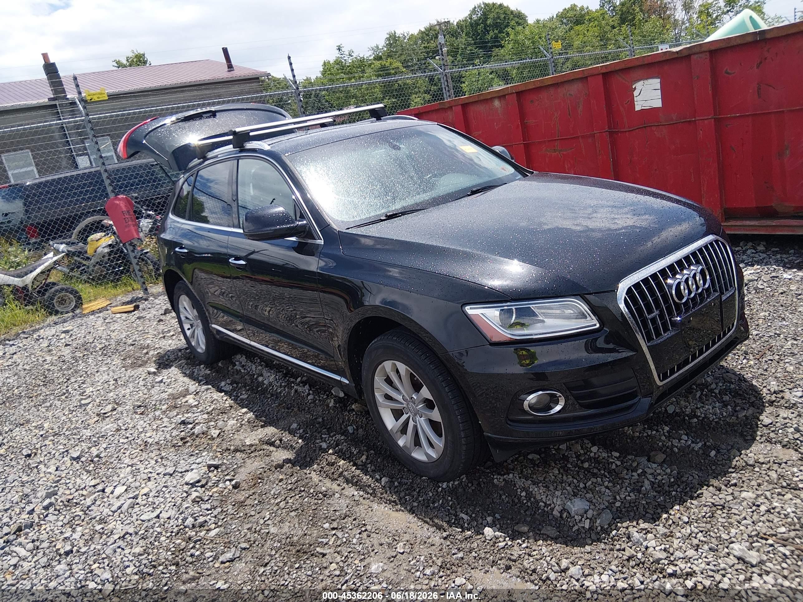 2016 Audi Q5 Premium, VIN WA1C2AFP6GA122412 — Rear end