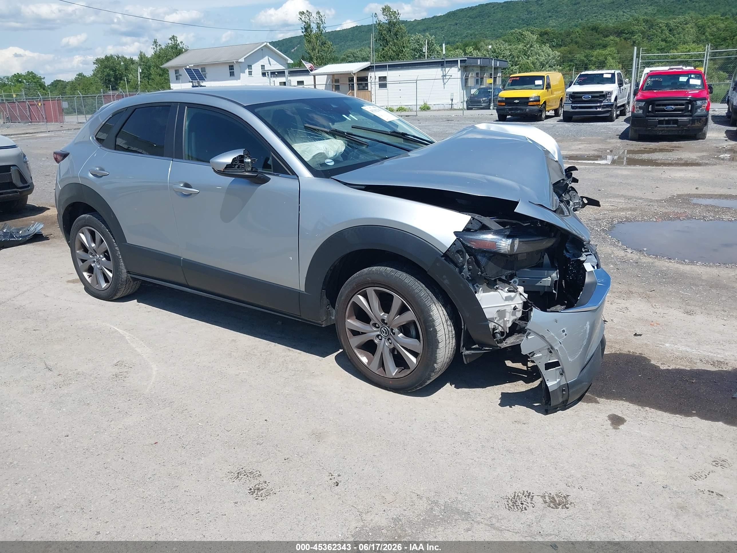 2021 Mazda CX-30 Select, VIN 3MVDMBBL5MM240381 — Front end
