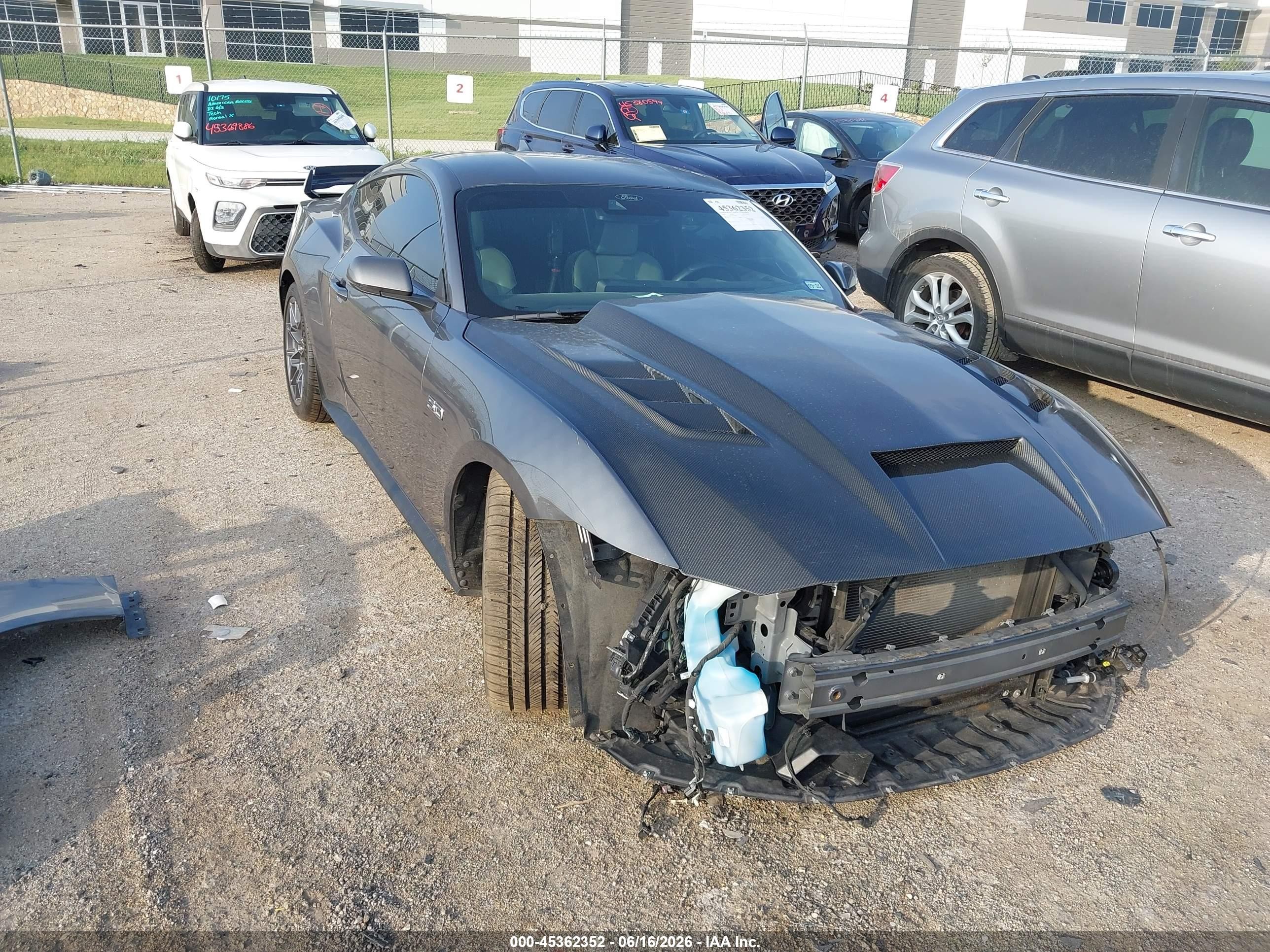 2024 Ford Mustang GT, VIN 1FA6P8CF3R5403609 — Перед