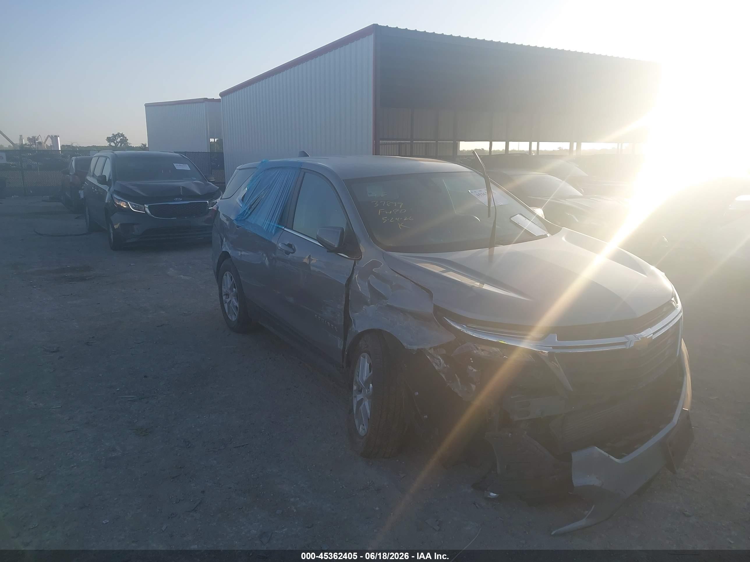 2024 Chevrolet Equinox LT, VIN 3GNAXTEG7RL203238 — Бок