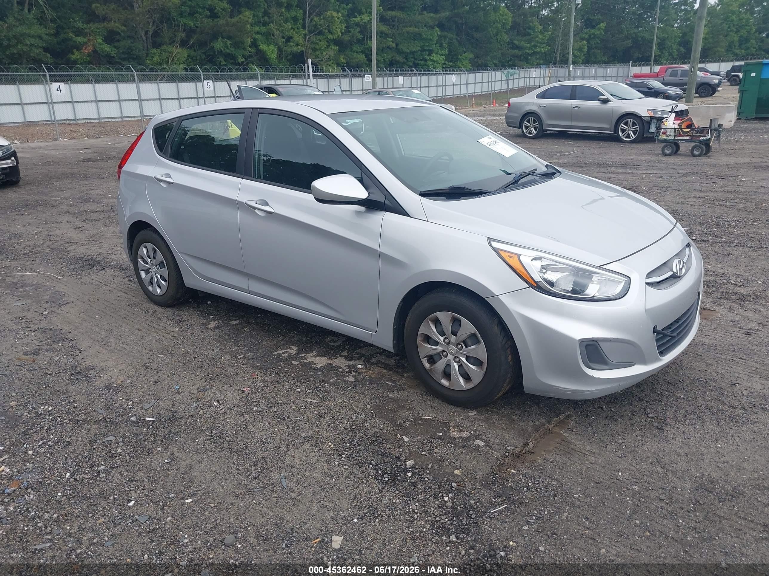 2017 Hyundai Accent SE, VIN KMHCT5AE8HU338354 — Side