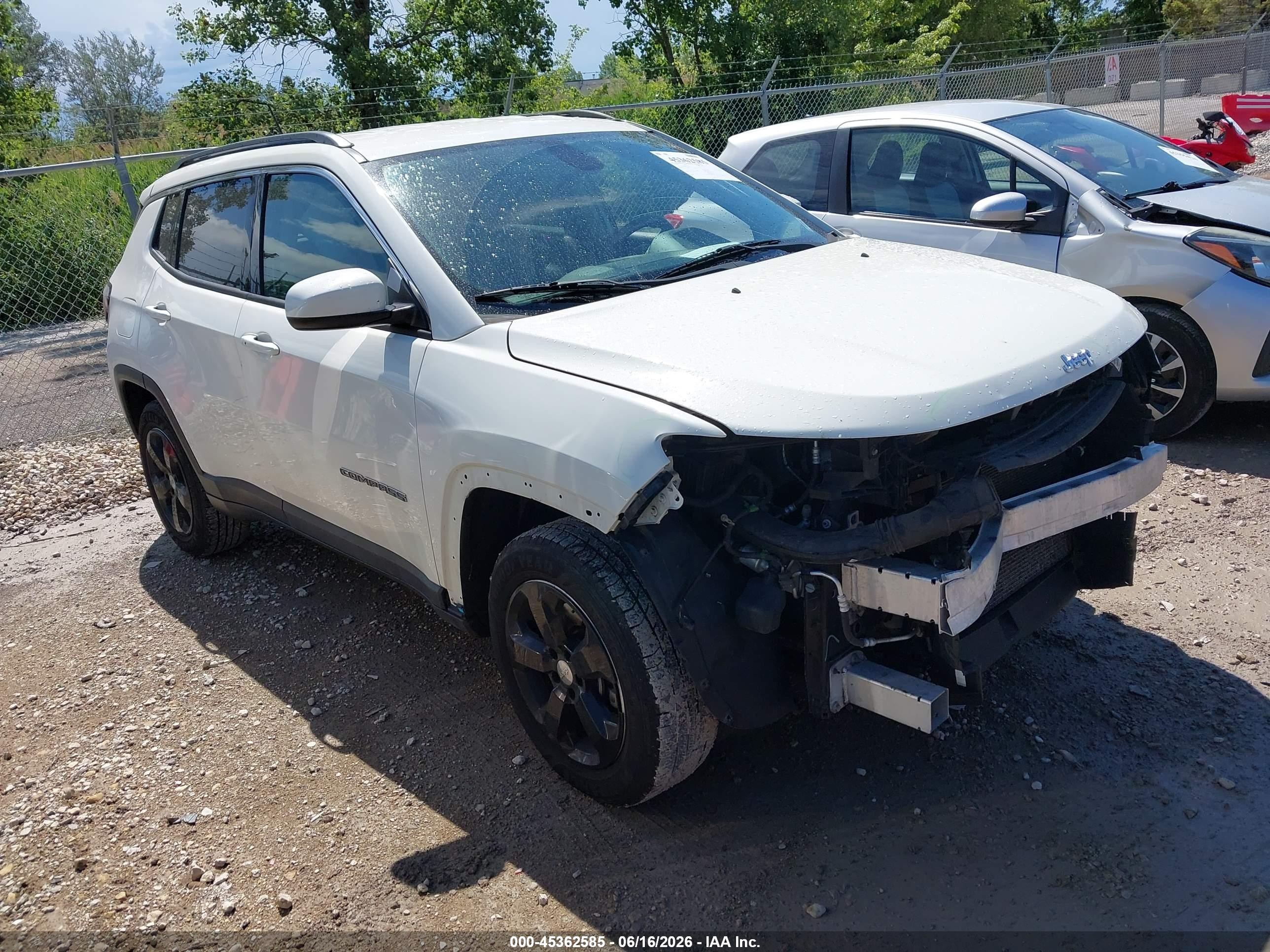 2018 Jeep Compass Altitude, VIN 3C4NJDBBXJT366397 — Front end