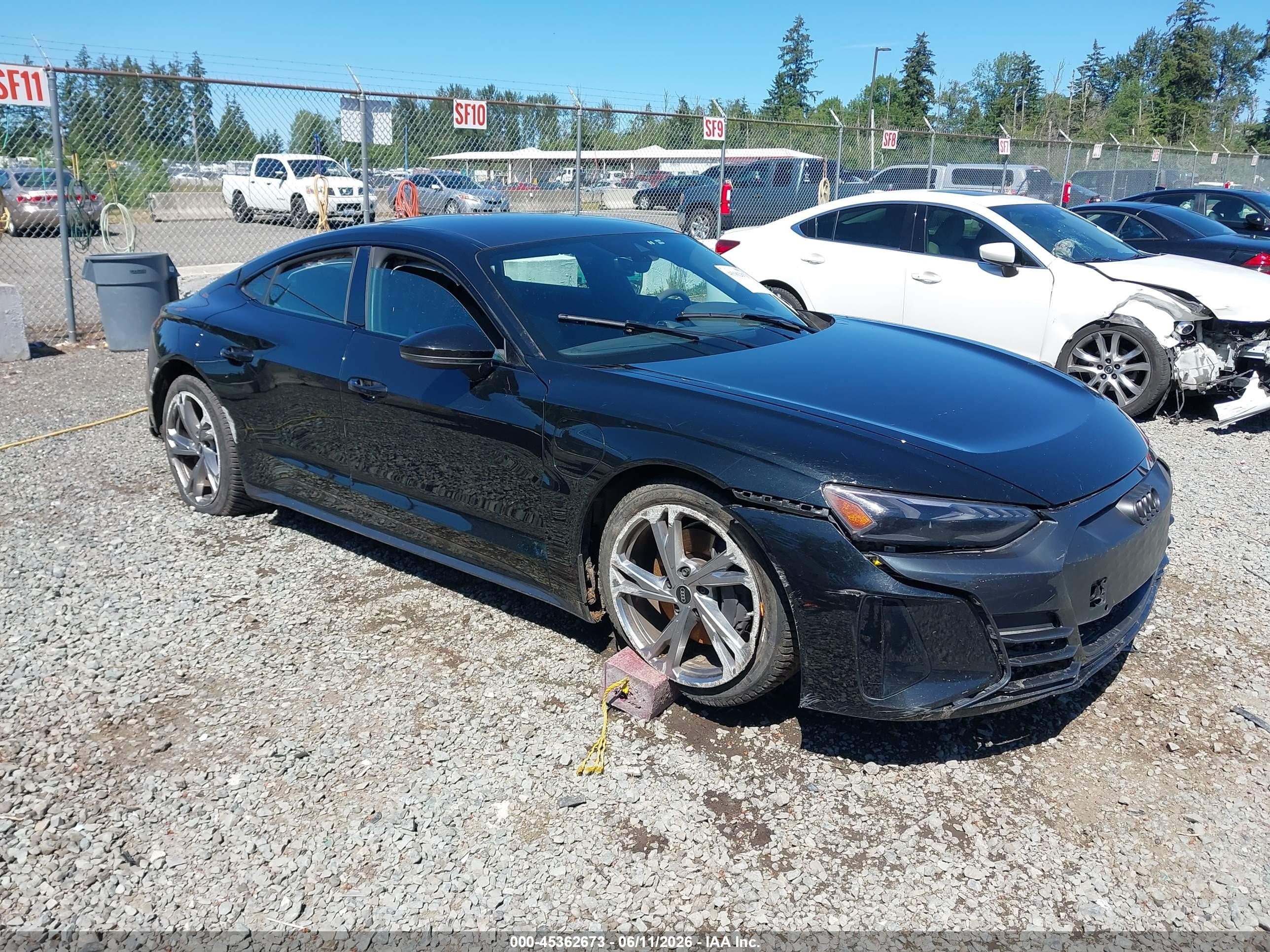 2022 Audi e-tron GT Premium Plus, VIN WAUFJBFW4N7006443 — Front end