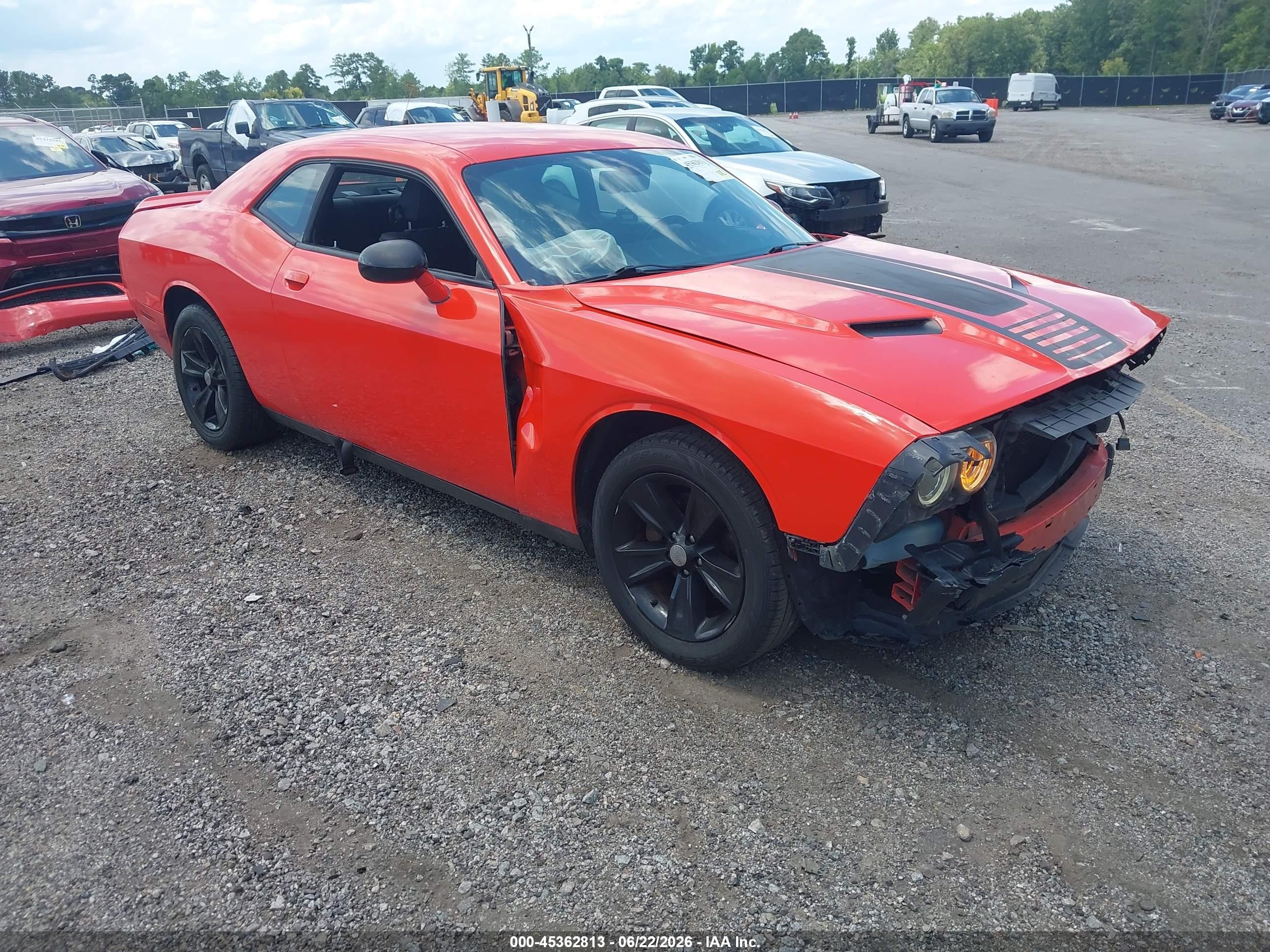 2019 Dodge Challenger SXT, VIN 2C3CDZAG5KH701671 — Front end