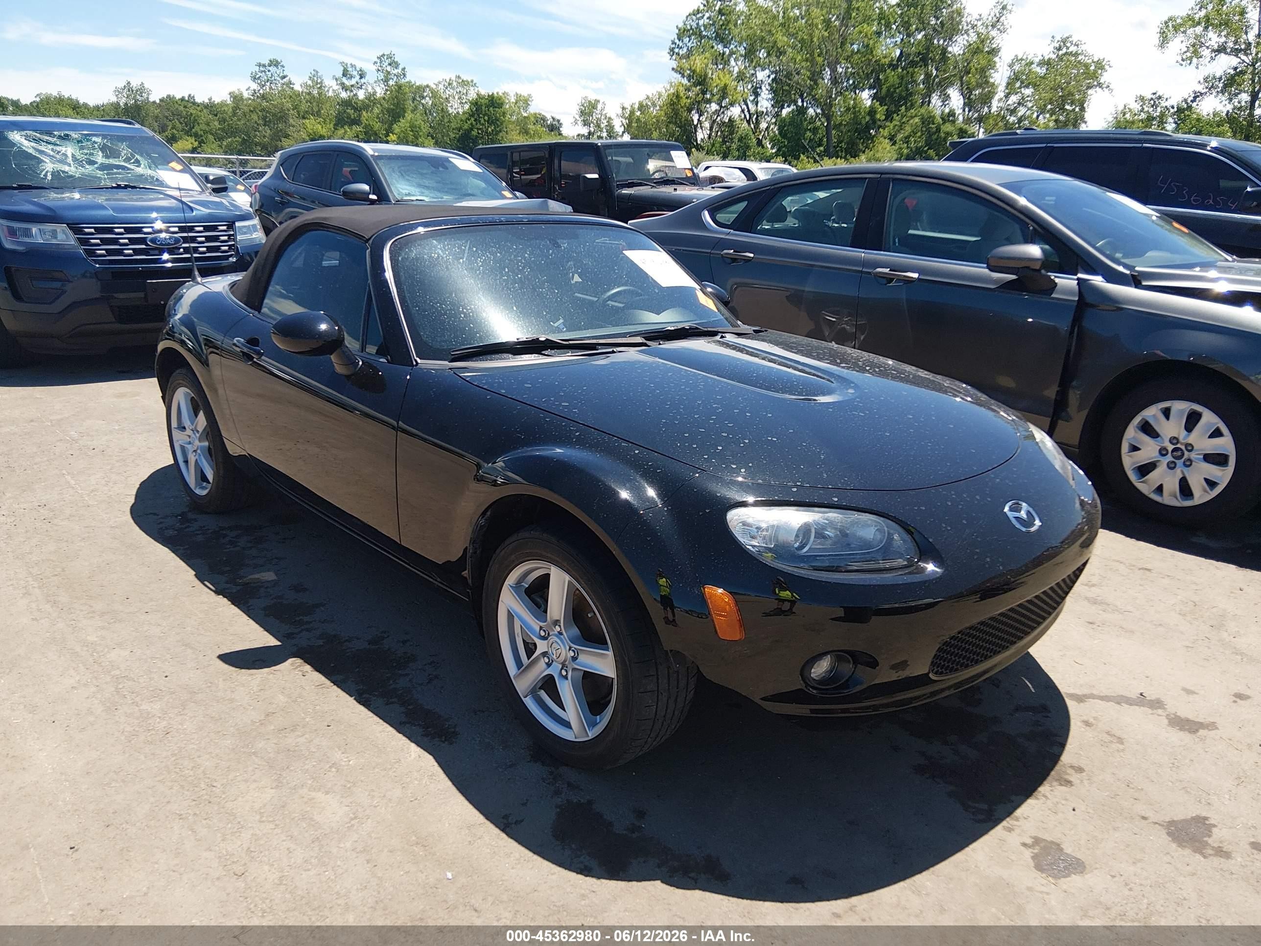 2006 Mazda MX-5 Miata Touring, VIN JM1NC25F560104580 — Front end