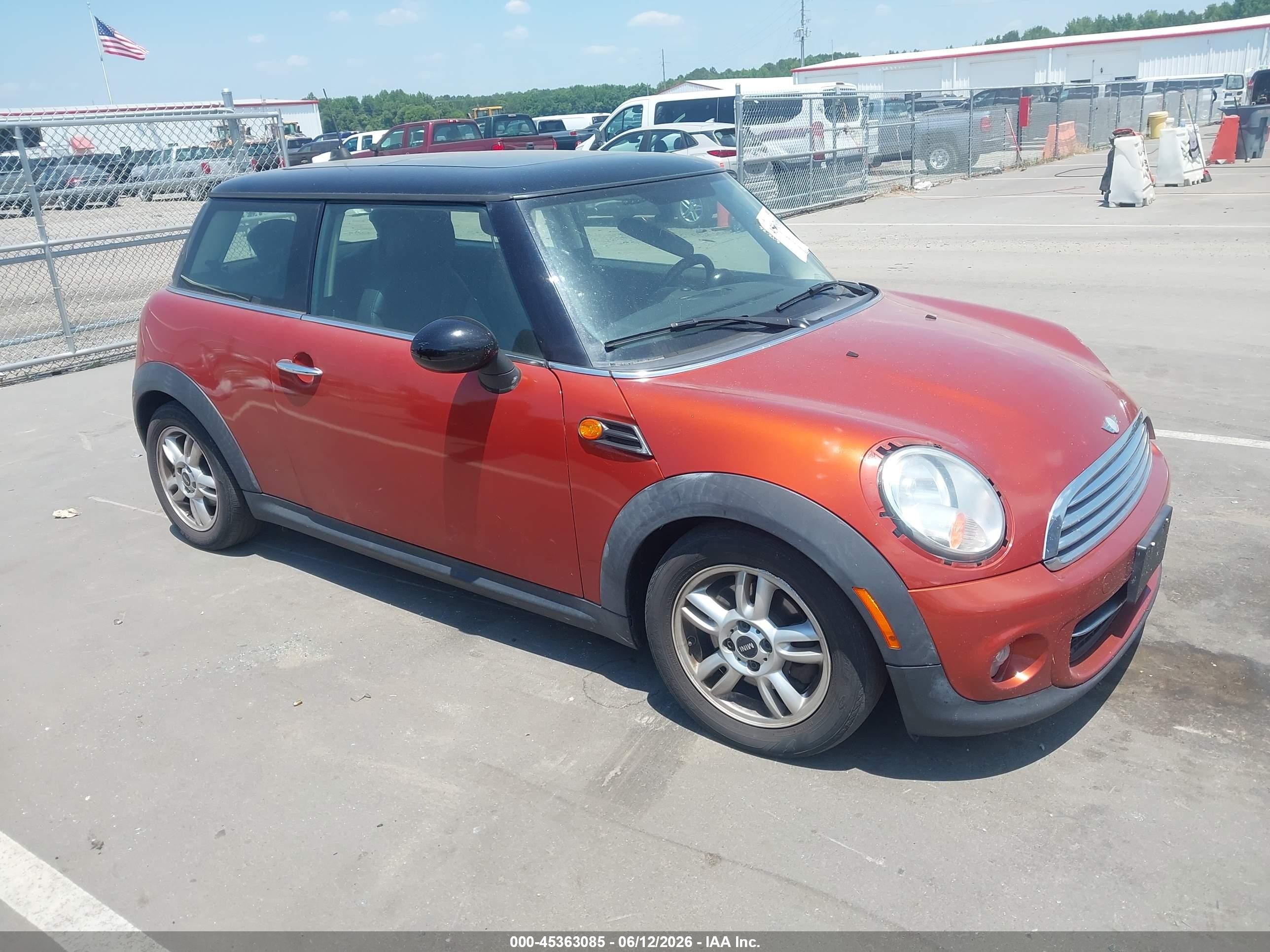2013 MINI Hardtop, VIN WMWSU3C50DT691005 — Front end