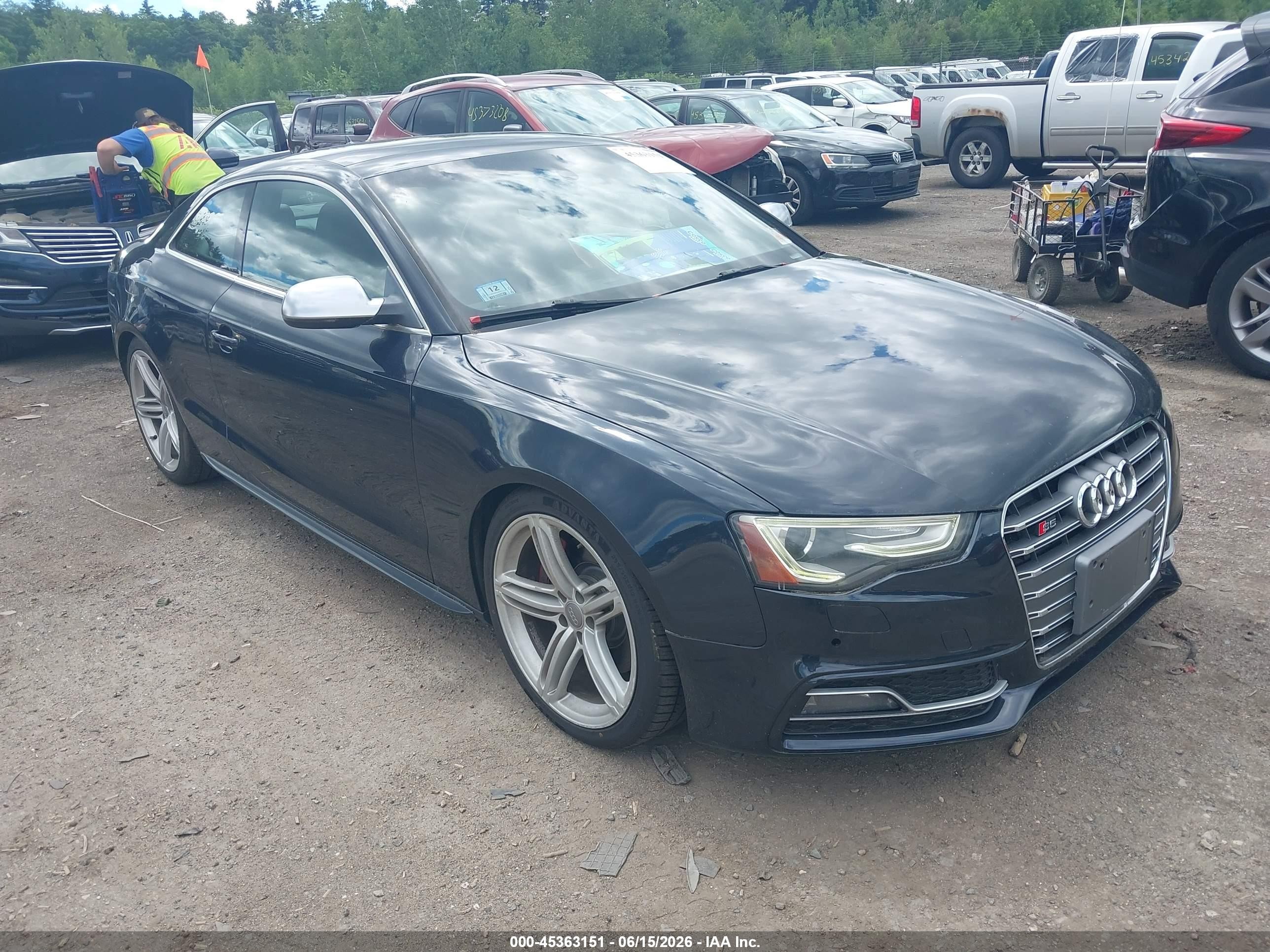 2013 Audi S5 Premium Plus, VIN WAUCGAFRXDA002291 — Зад