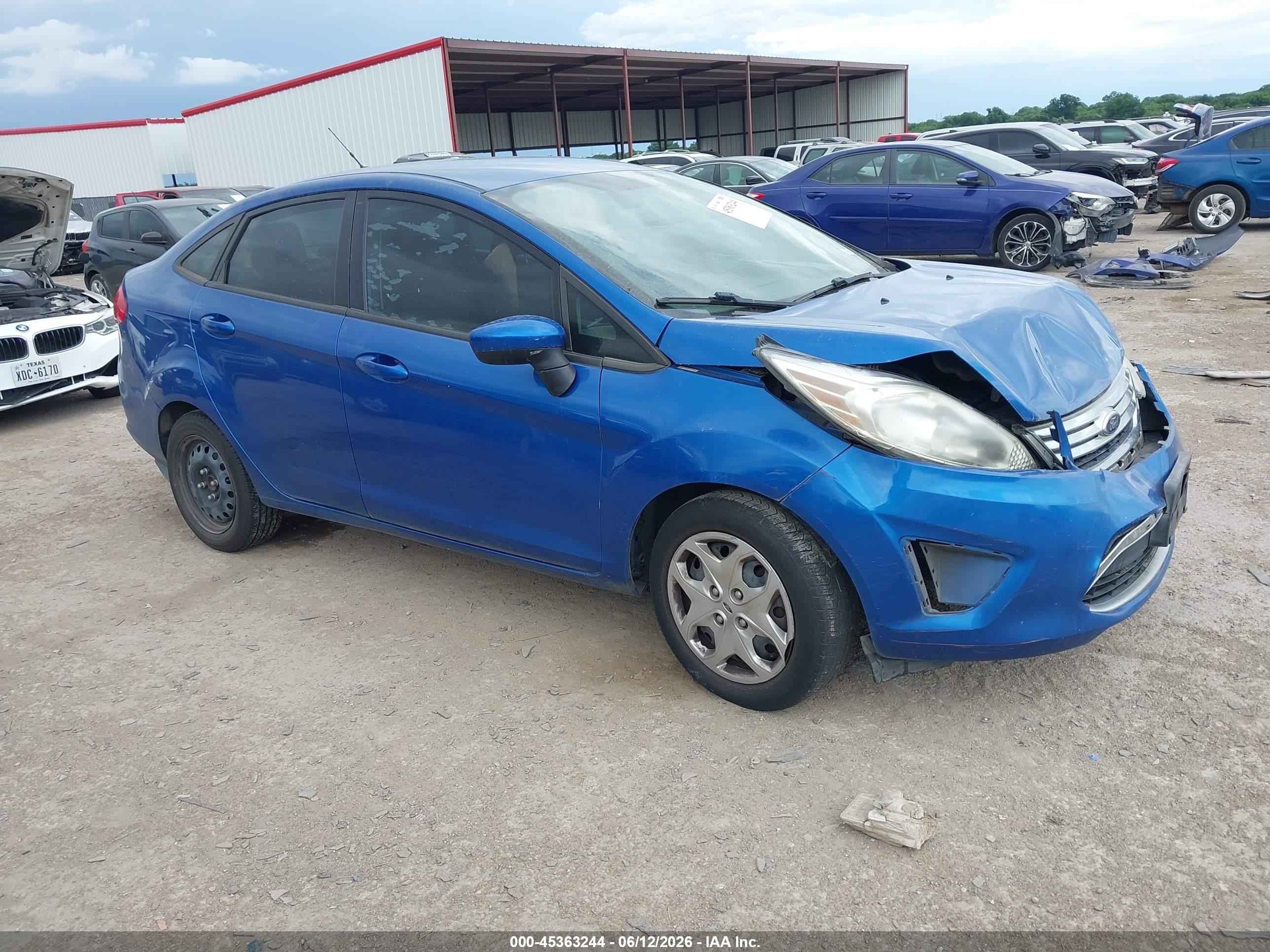 2011 Ford Fiesta SE, VIN 3FADP4BJ6BM176227 — Front end