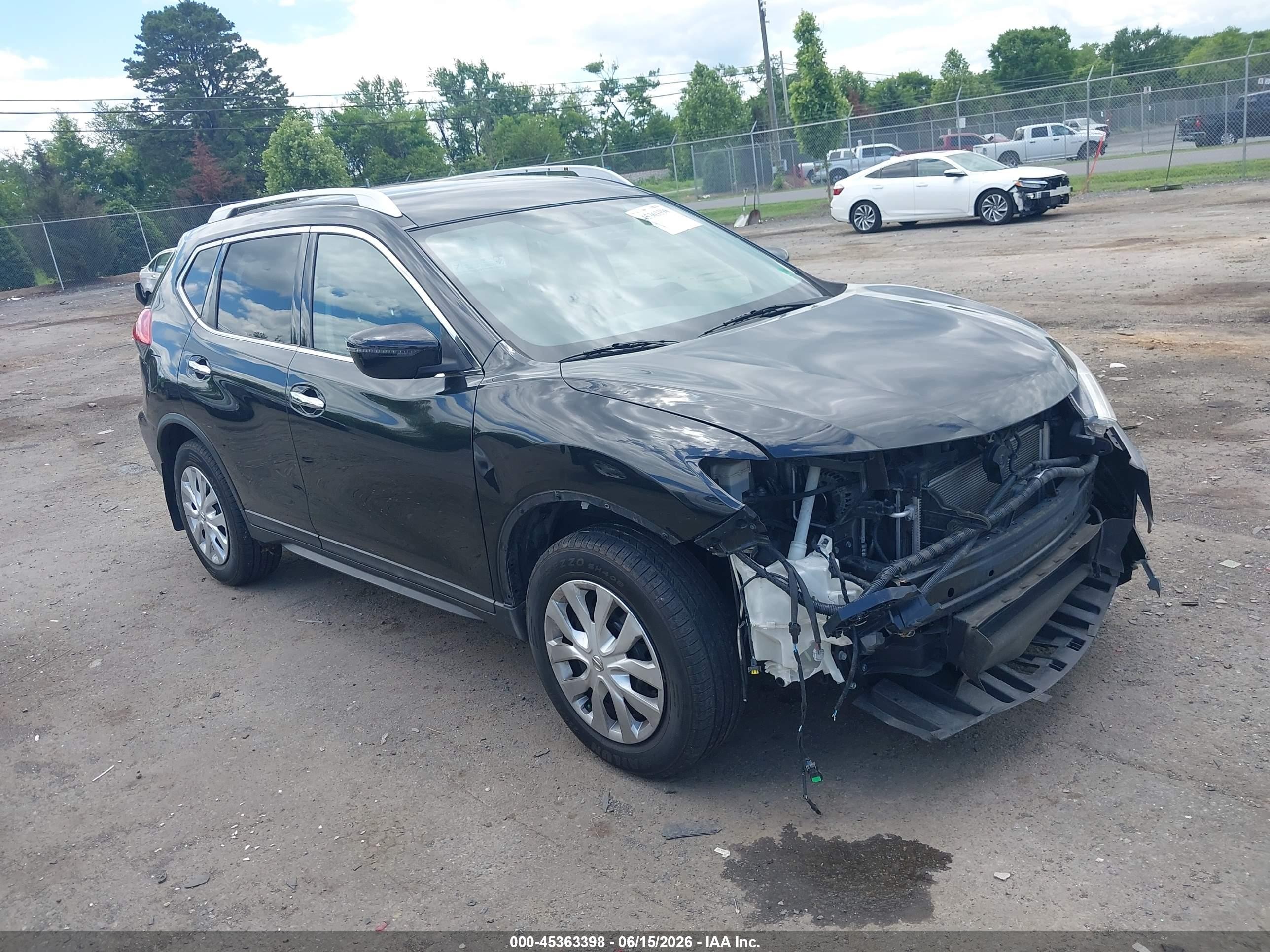 2017 Nissan Rogue S, VIN KNMAT2MV4HP521965 — Front end