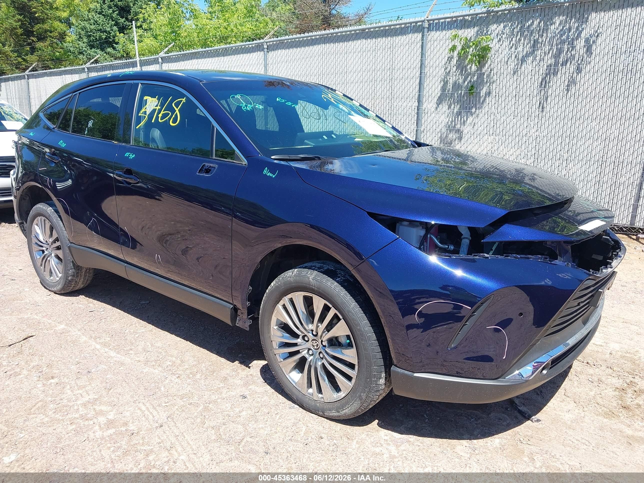 2023 Toyota Venza Limited, VIN JTEAAAAH0PJ140075 — Front end