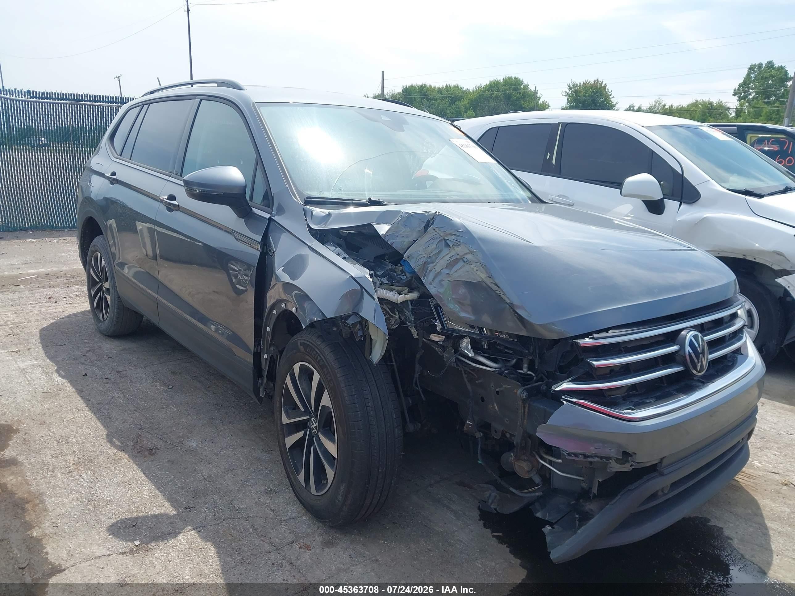 2022 Volkswagen Tiguan S, VIN 3VV1B7AX6NM012405 — Front end