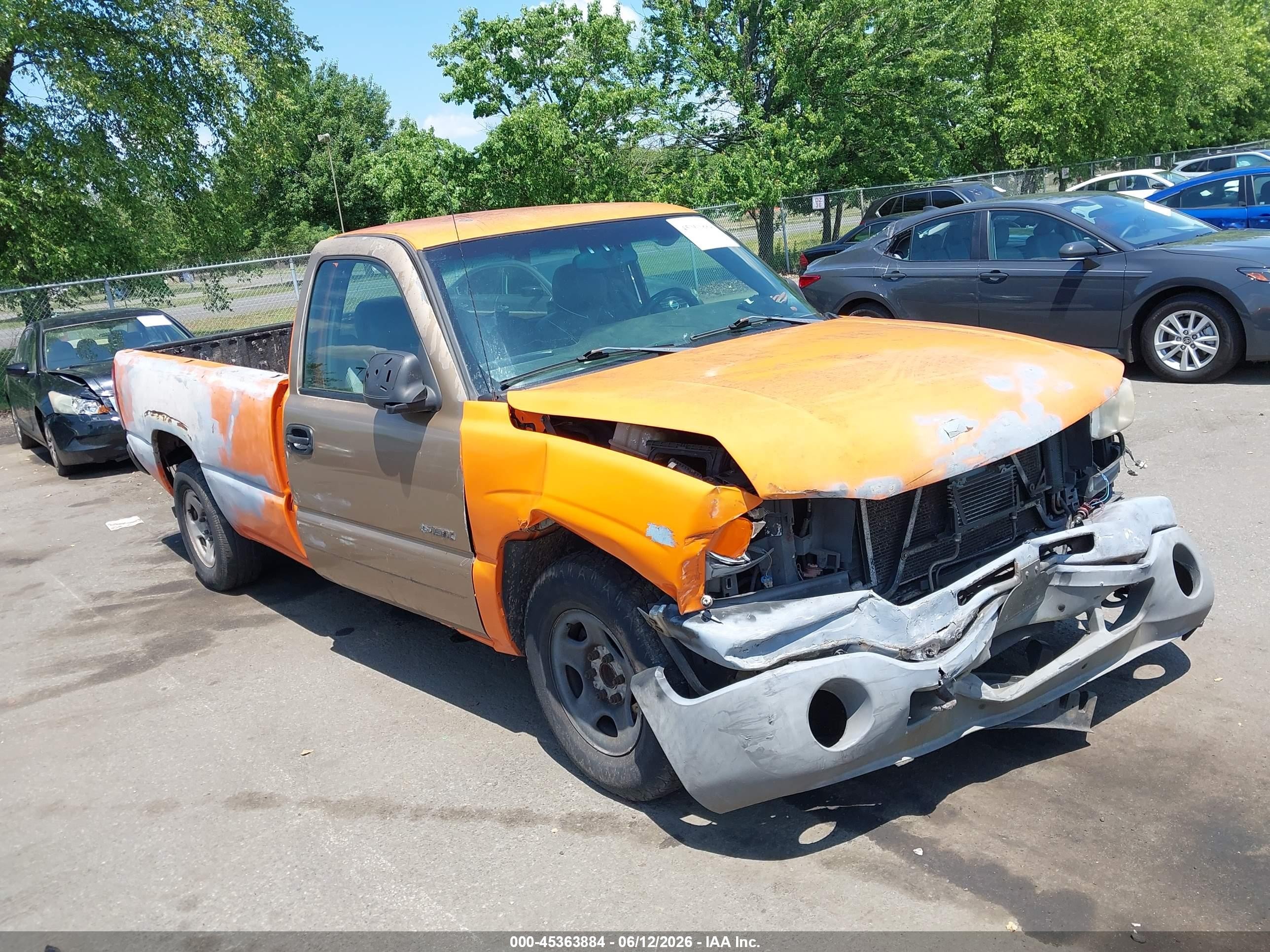 2003 GMC Sierra 1500, VIN 1GTEC14X03Z234648 — Front end