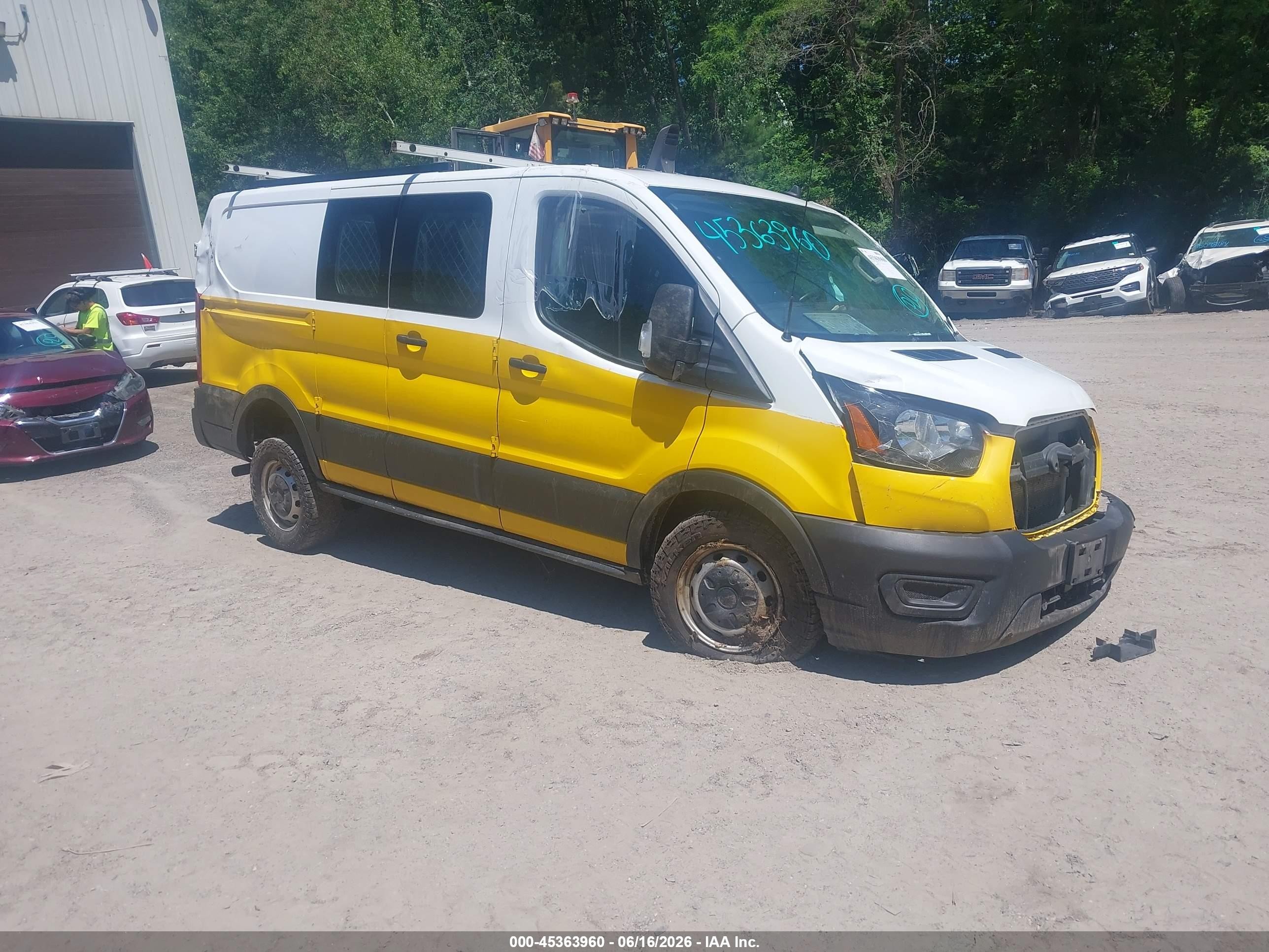 2020 Ford Transit Cargo, VIN 1FTBR1Y89LKA58289 — Front end
