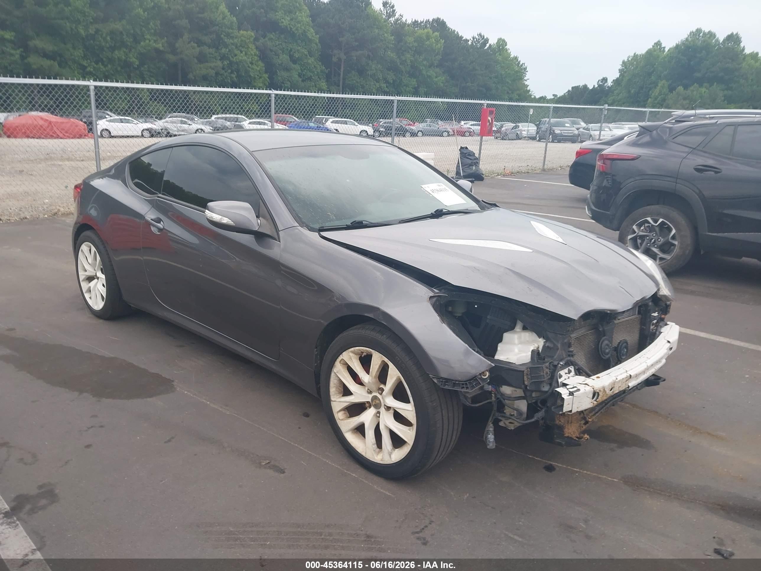 2016 Hyundai Genesis Coupe 3.8L Base, VIN KMHHT6KJXGU134757 — Front end