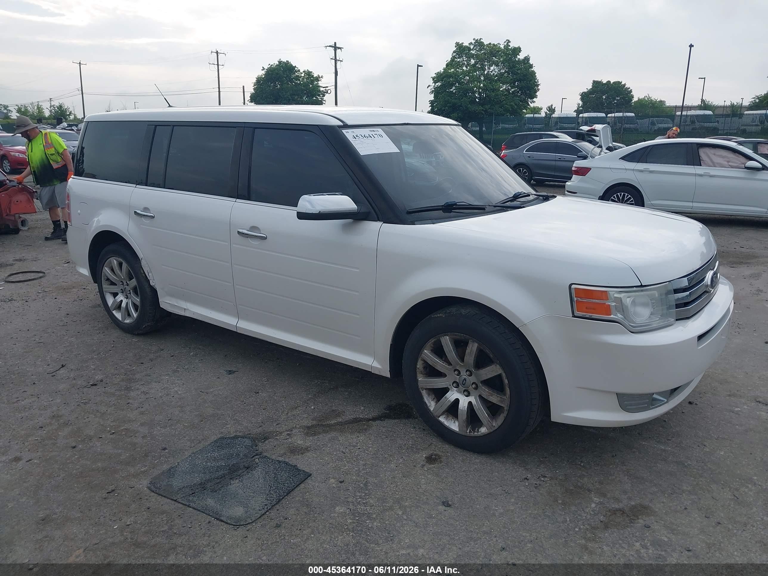 2011 Ford Flex Limited, VIN 2FMHK6DC4BBD25283 — Normal wear