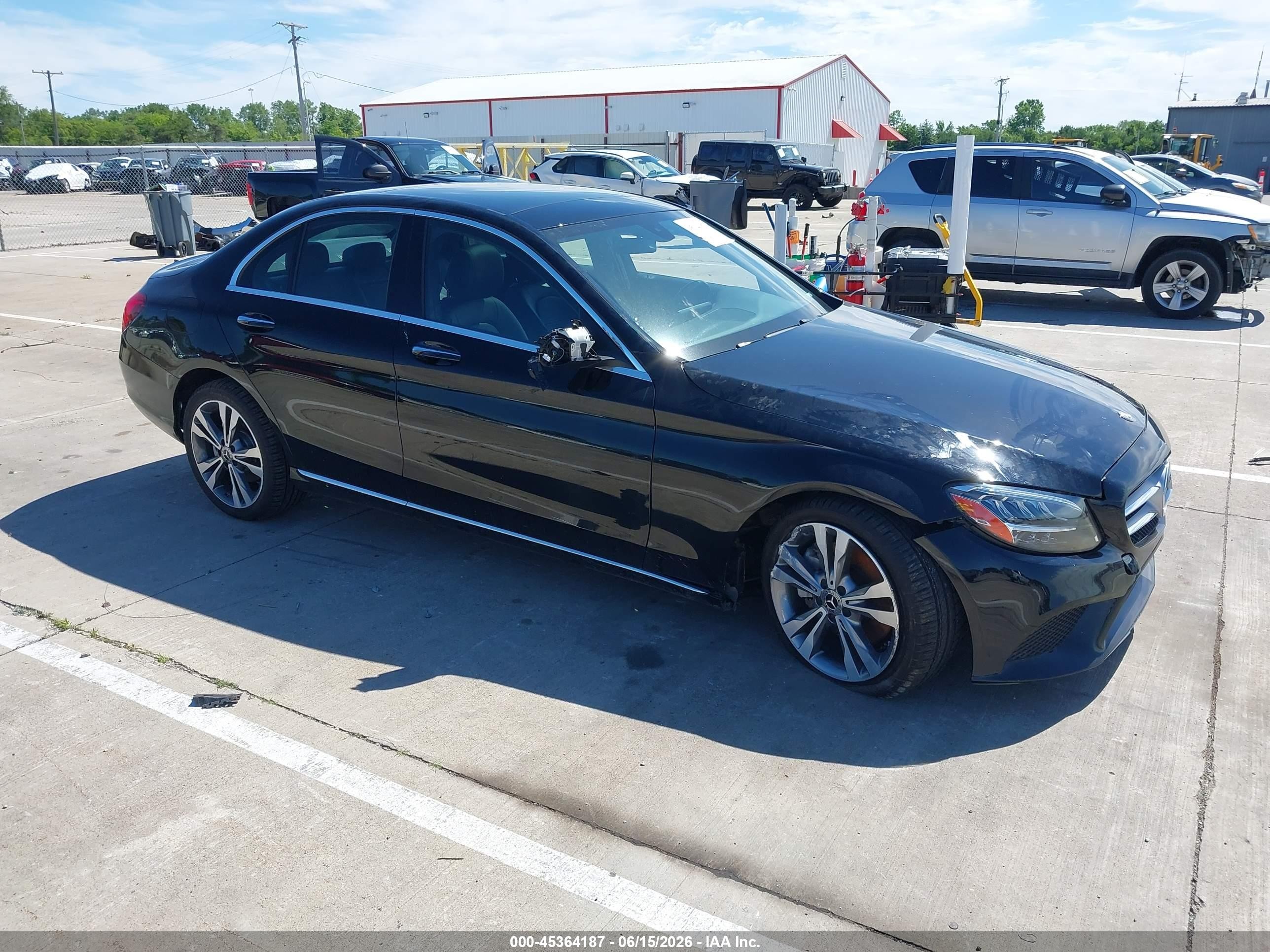 2021 Mercedes-Benz C 300, VIN W1KWF8EB4MR646666 — Front end