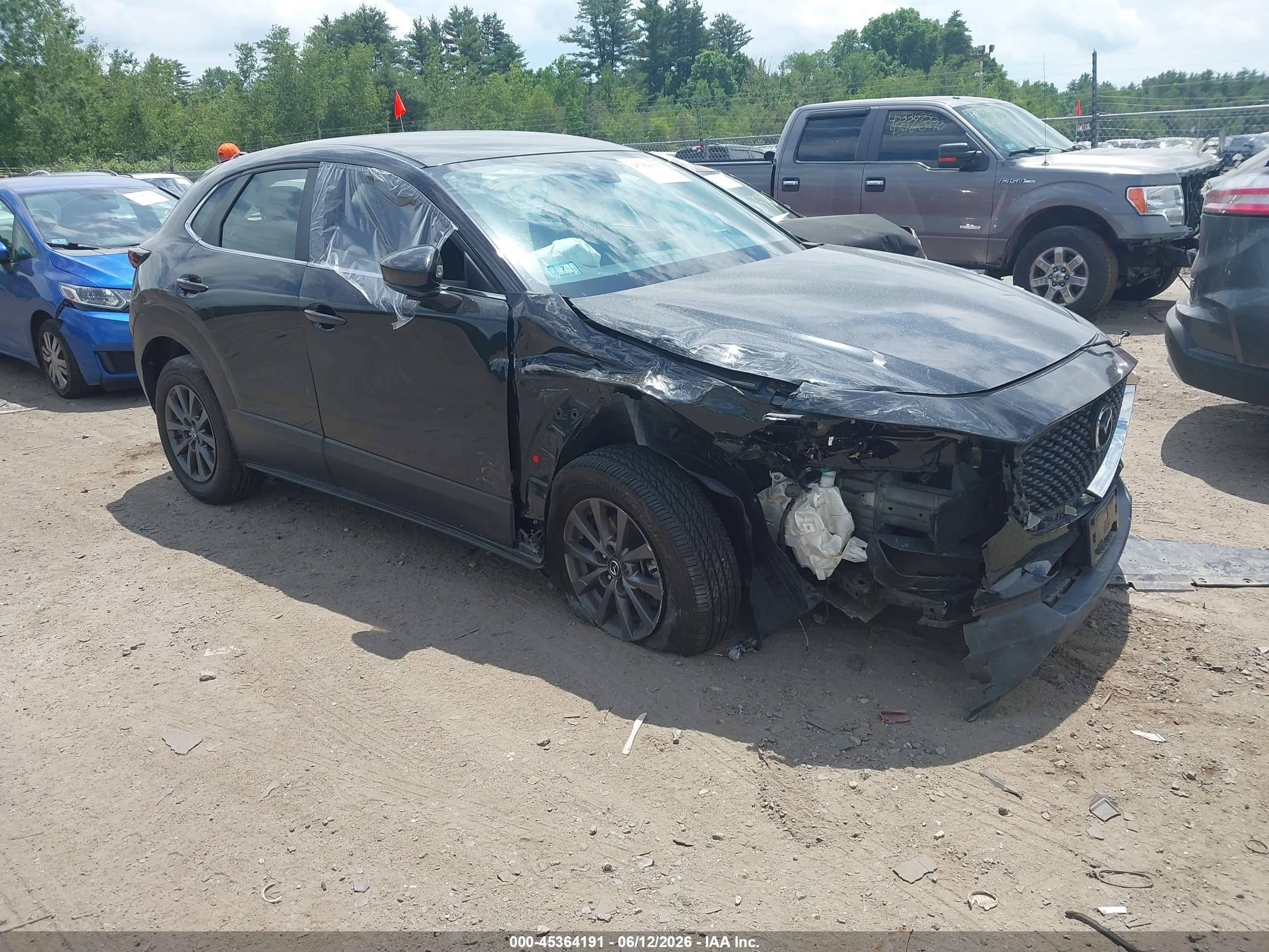 2021 Mazda CX-30 S, VIN 3MVDMAAL8MM202588 — Front end