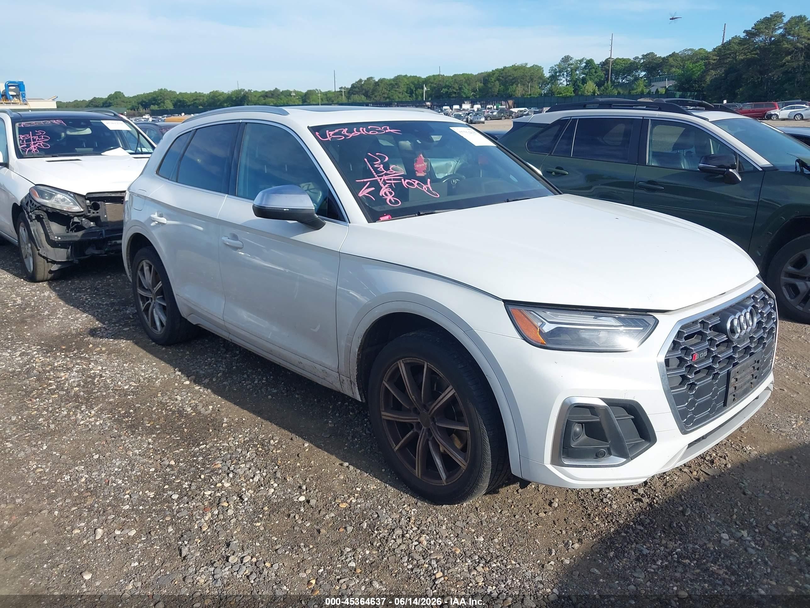 2021 Audi SQ5 Premium Plus, VIN WA1B4AFY4M2025424 — Вода / потоп