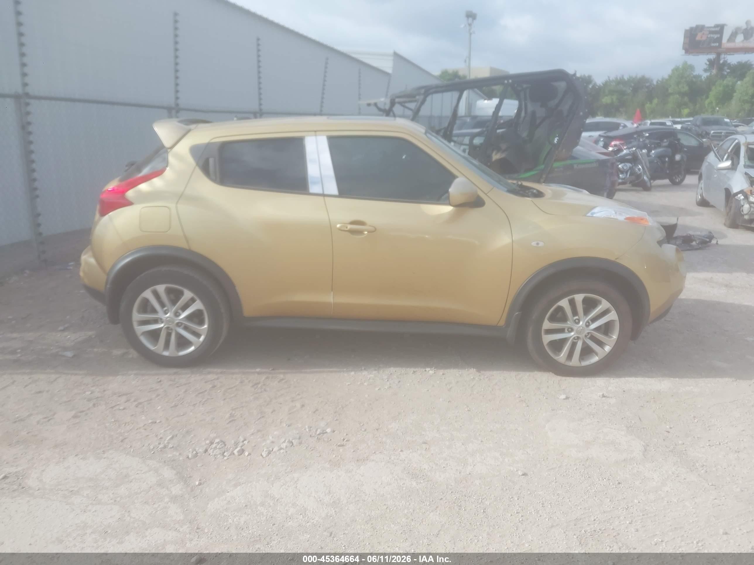 2014 Nissan Juke SL, VIN JN8AF5MR4ET351836 — Normal wear