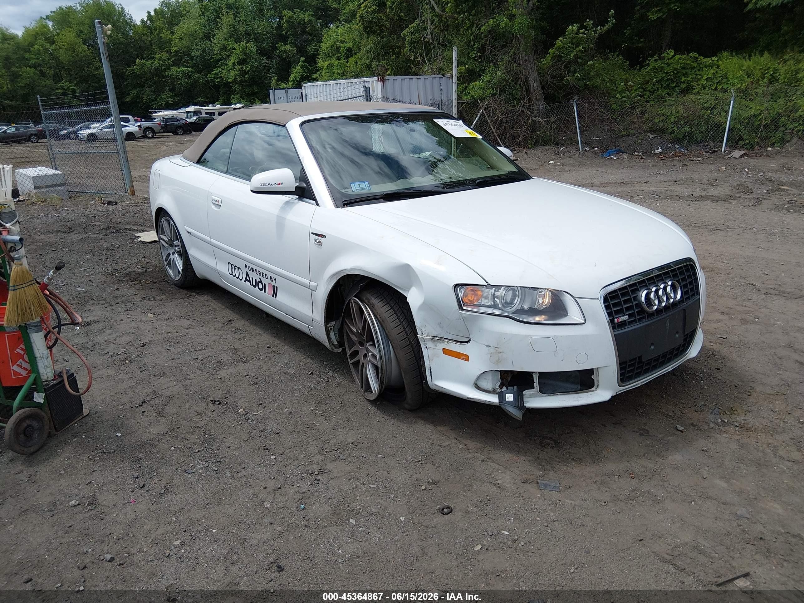 2009 Audi A4 2.0T, VIN WAUDF48H69K011293 — Front end