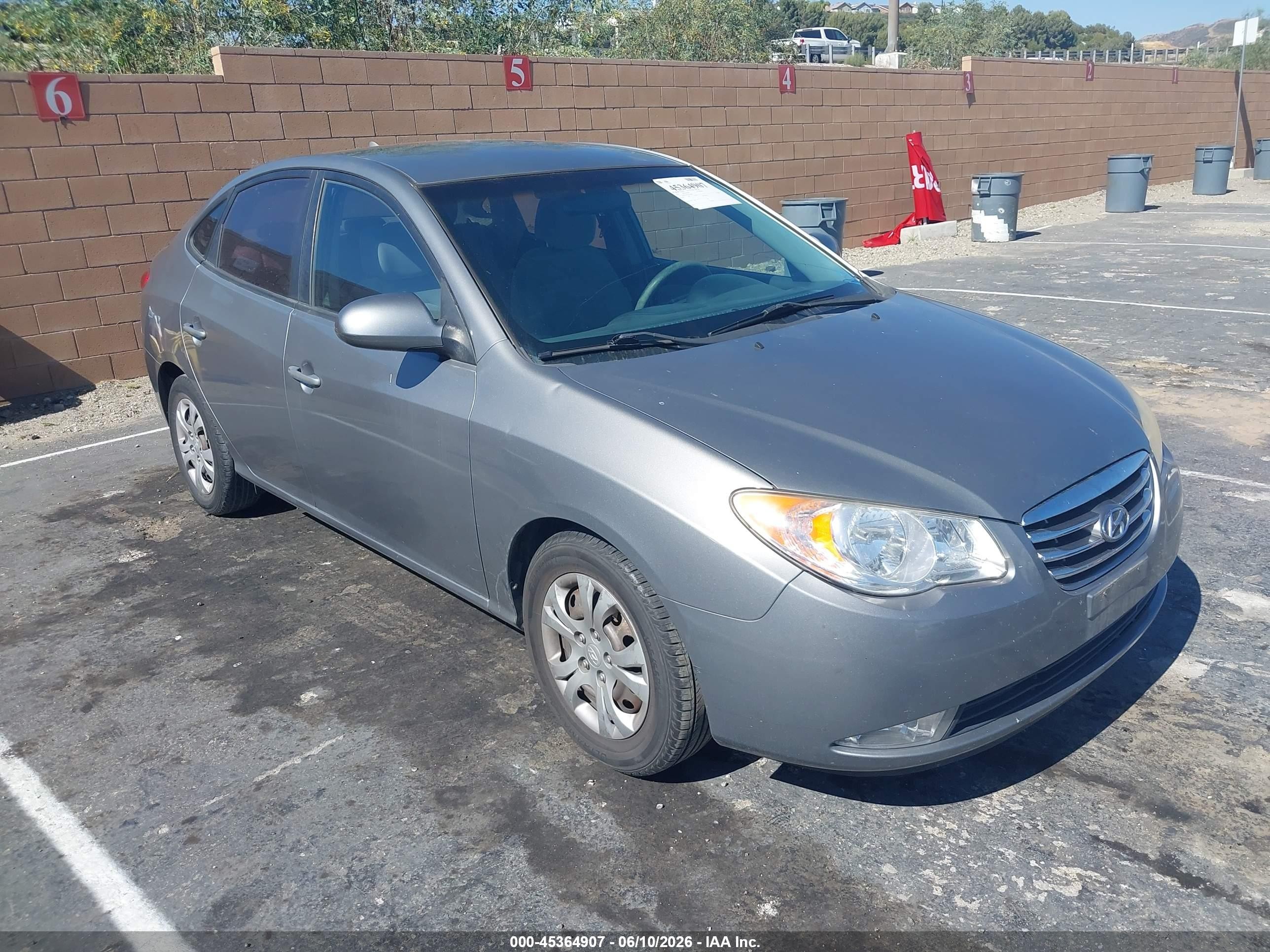 2010 Hyundai Elantra GLS, VIN KMHDU4AD1AU183803 — Normal wear