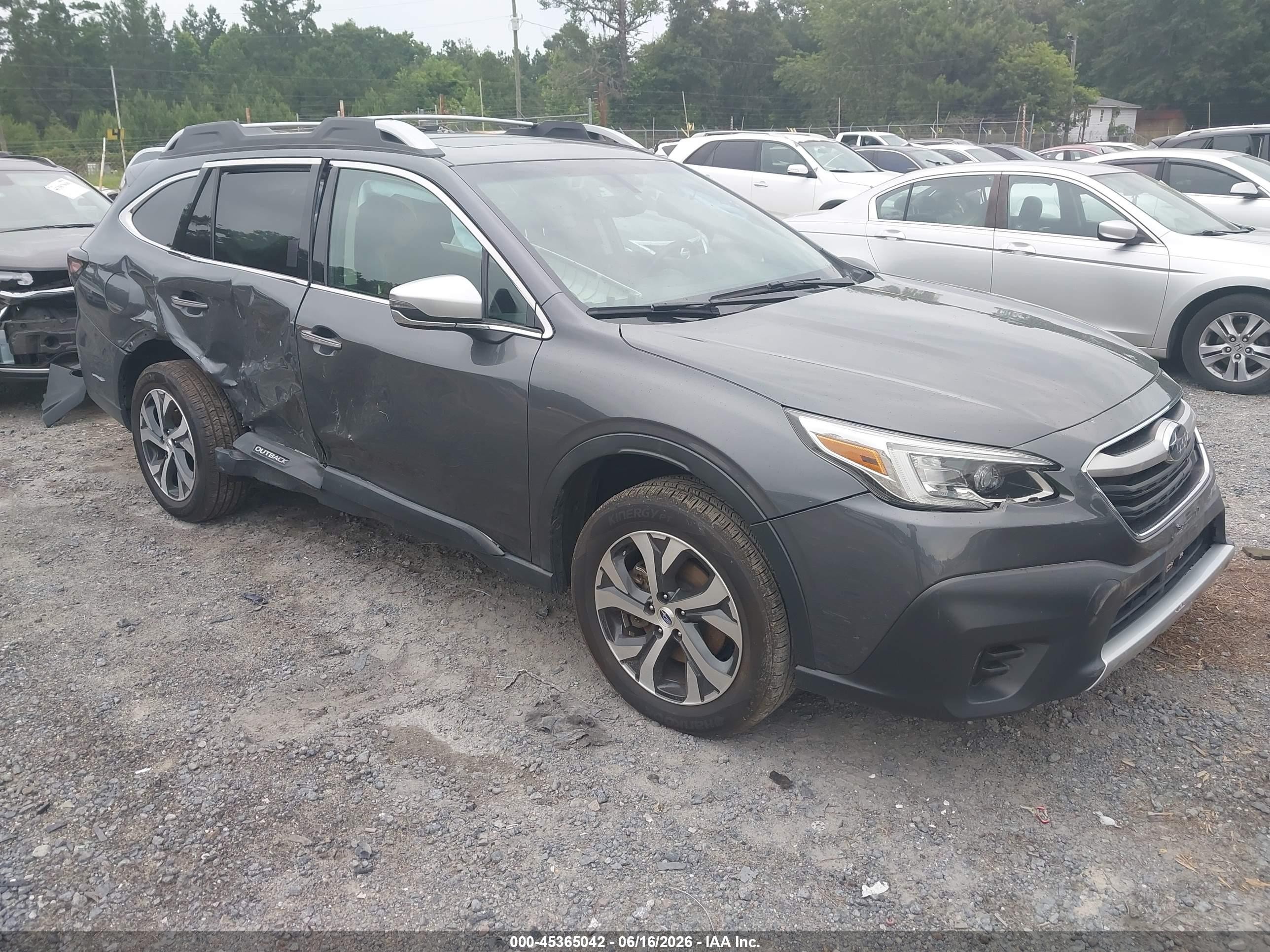 2020 Subaru Outback Touring XT, VIN 4S4BTGPDXL3256968 — Side