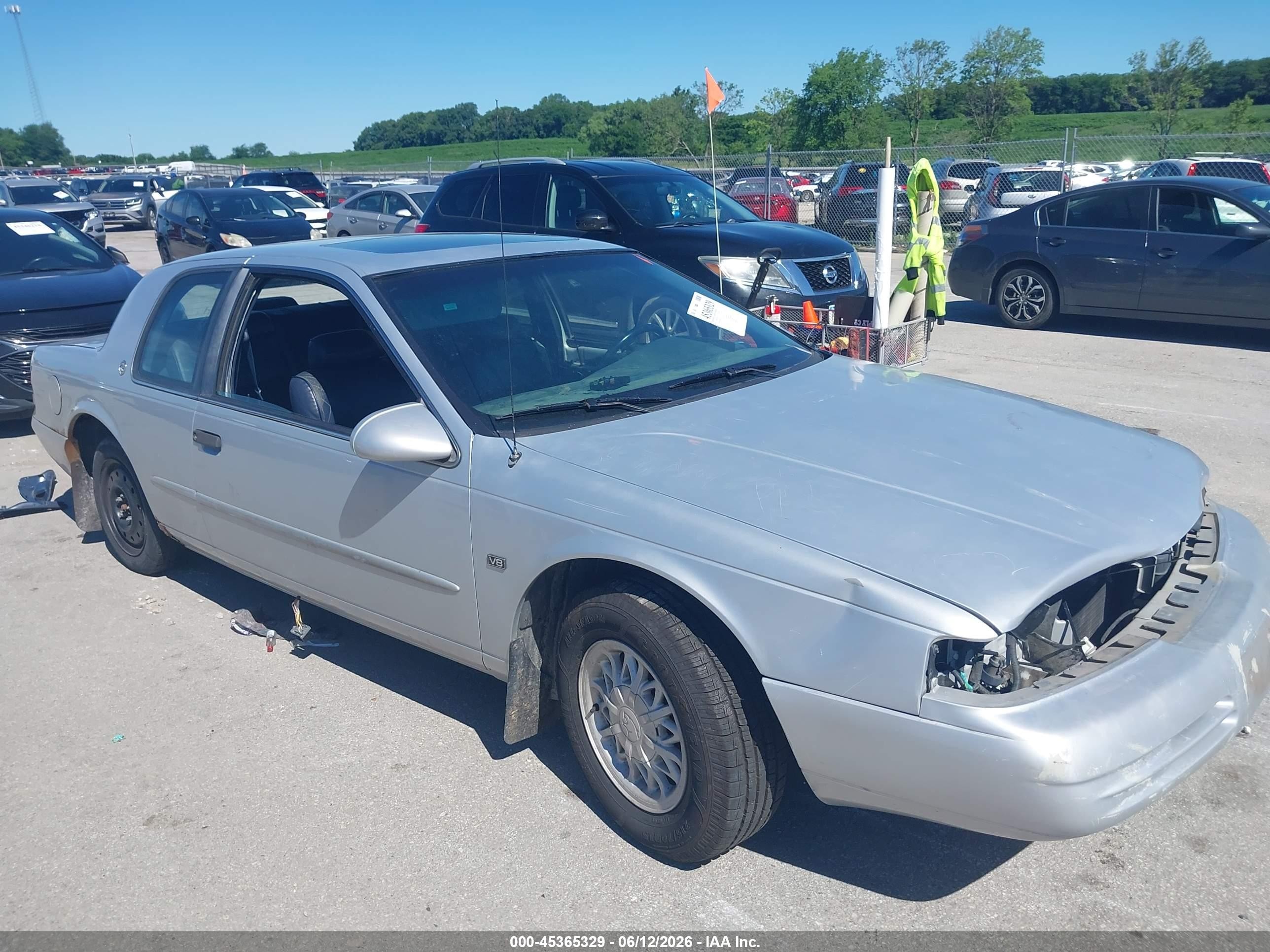 1995 Mercury Cougar XR7, VIN 1MELM62W7SH651926 — Перед