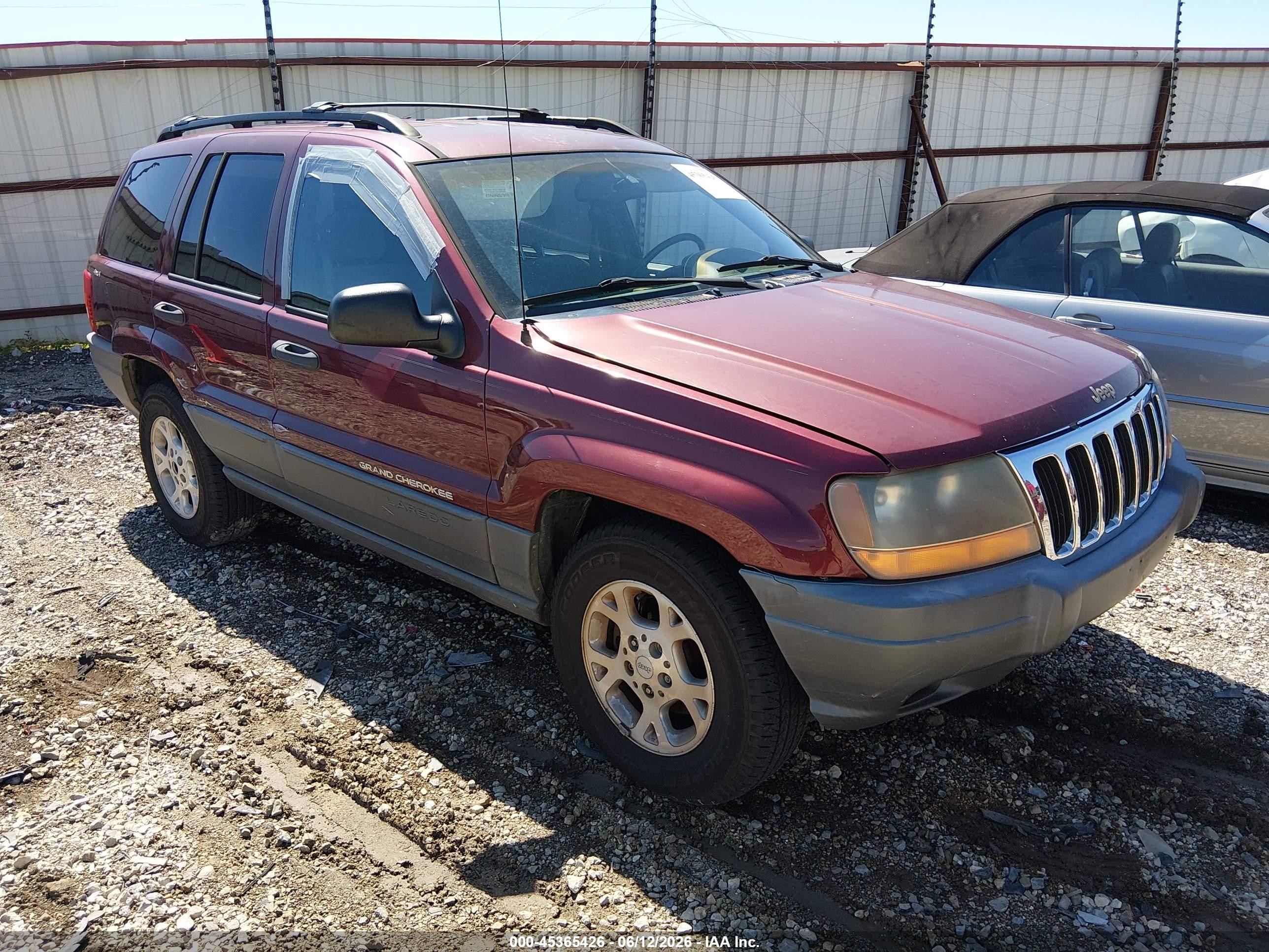 2001 Jeep Grand Cherokee Laredo, VIN 1J4GW48S01C547158 — Normal wear